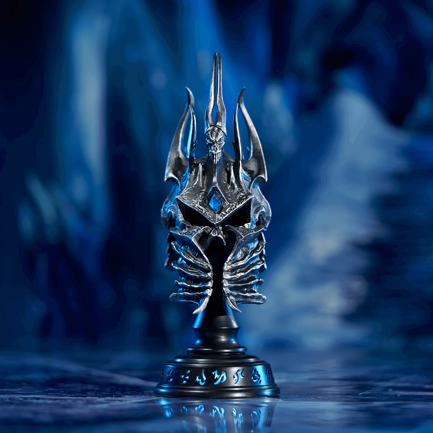 World of Warcraft® Helm of Domination Collector’s Edition Replica