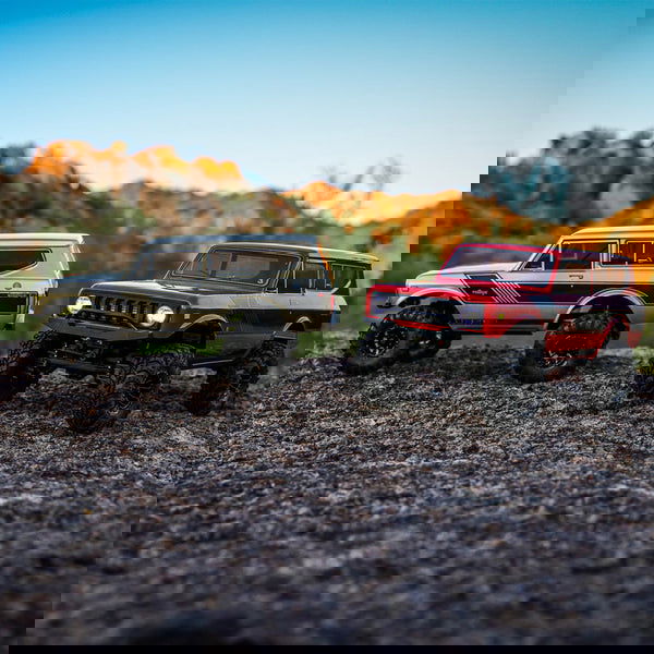 Redcat Ascent-18 International Scout II Brushless - 1/18 Scale Brushless Electric Rock Crawler