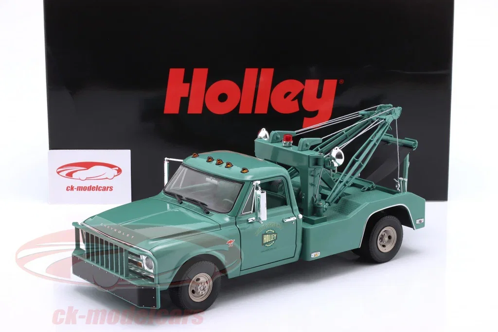Chevrolet C-30 Tow truck Holley Speed Shop 1967 green 1:18 Greenlight