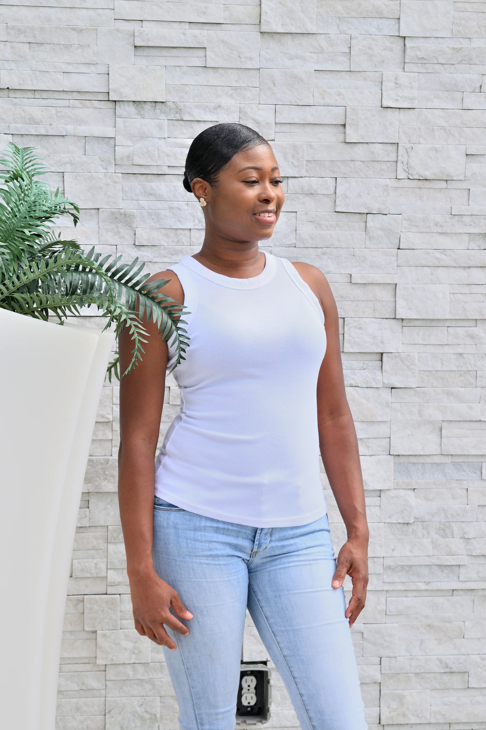 White Solid Round Neck Ribbed Tank Top