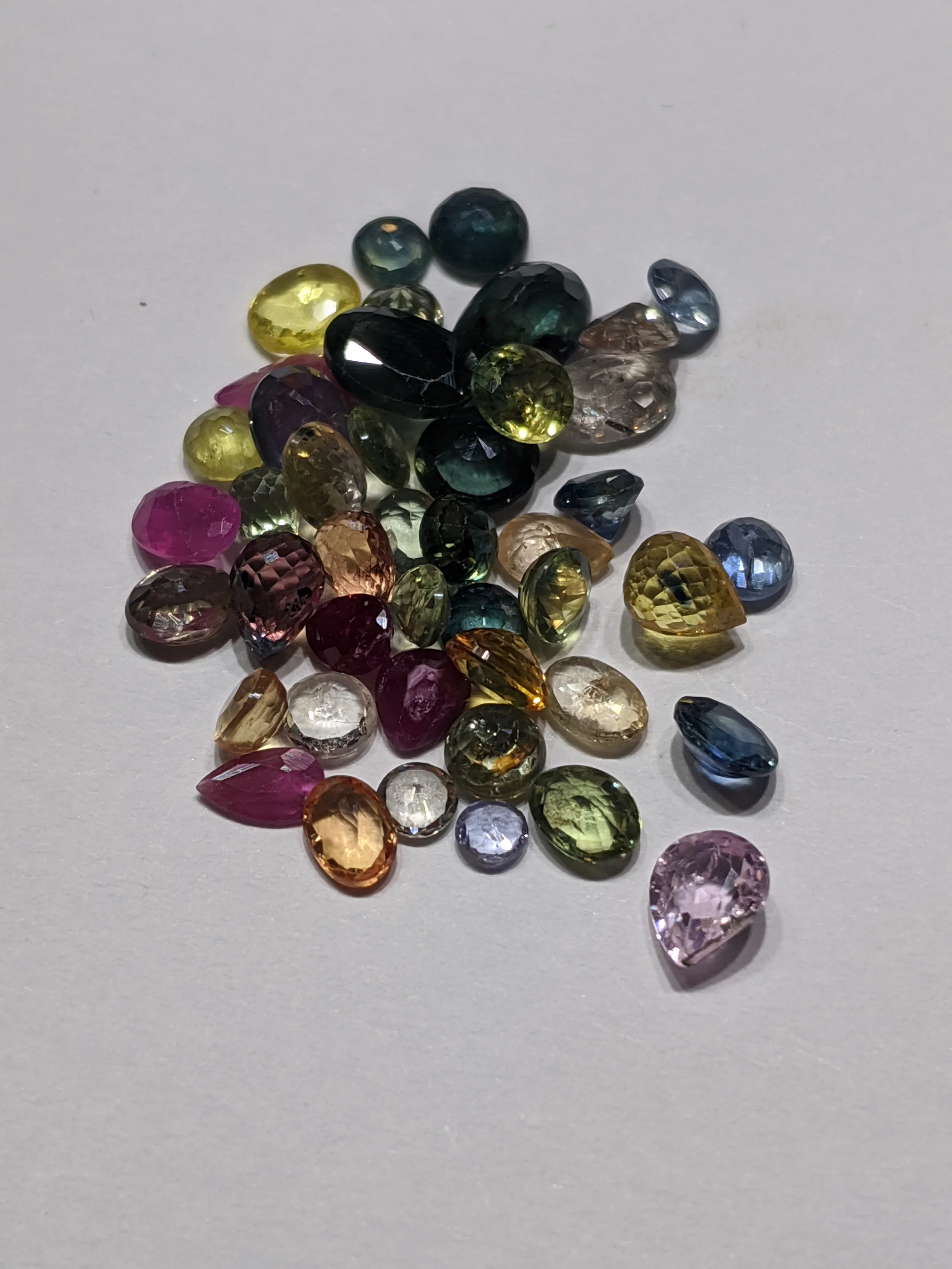 10 Ct Mixed Color Sapphire