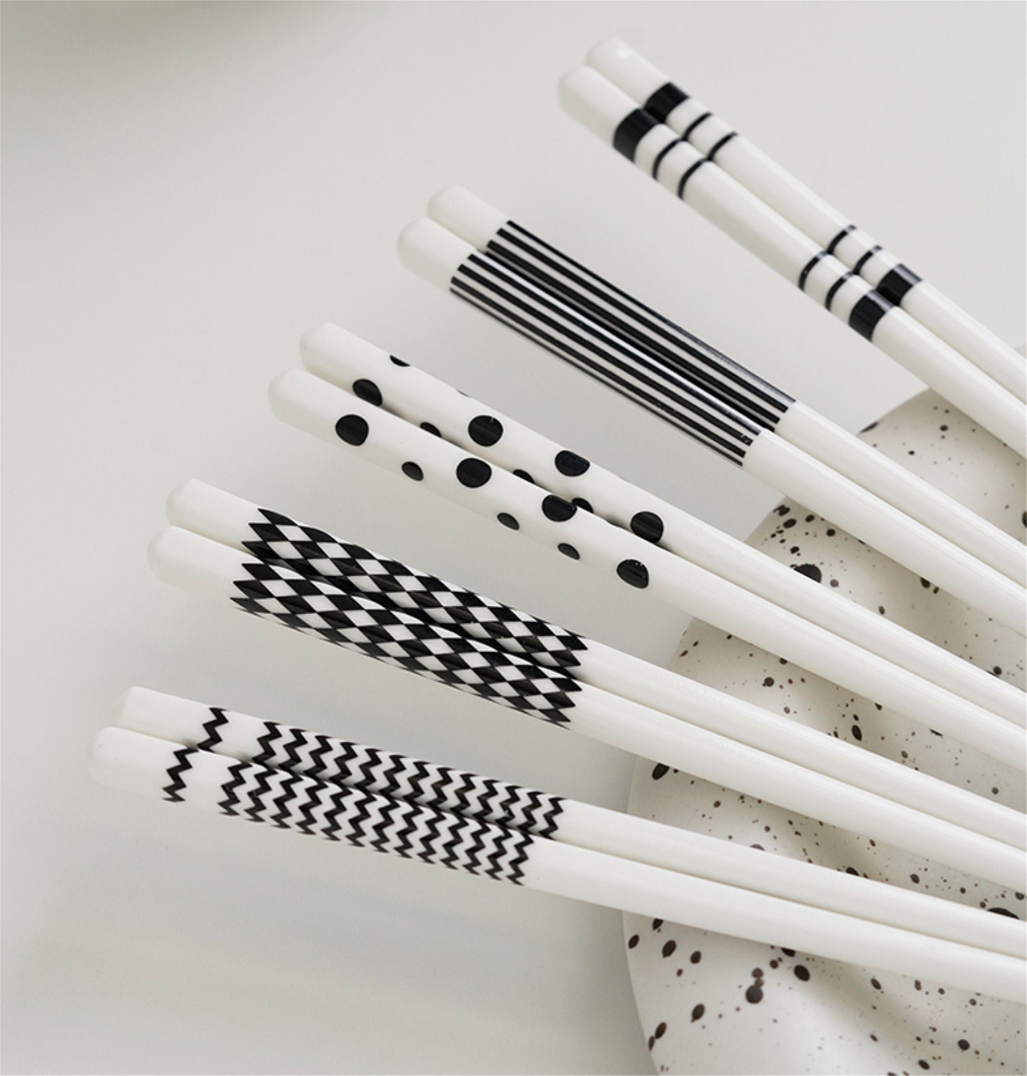 Chopsticks set of 5 - polka dots ceramic chopstick family set