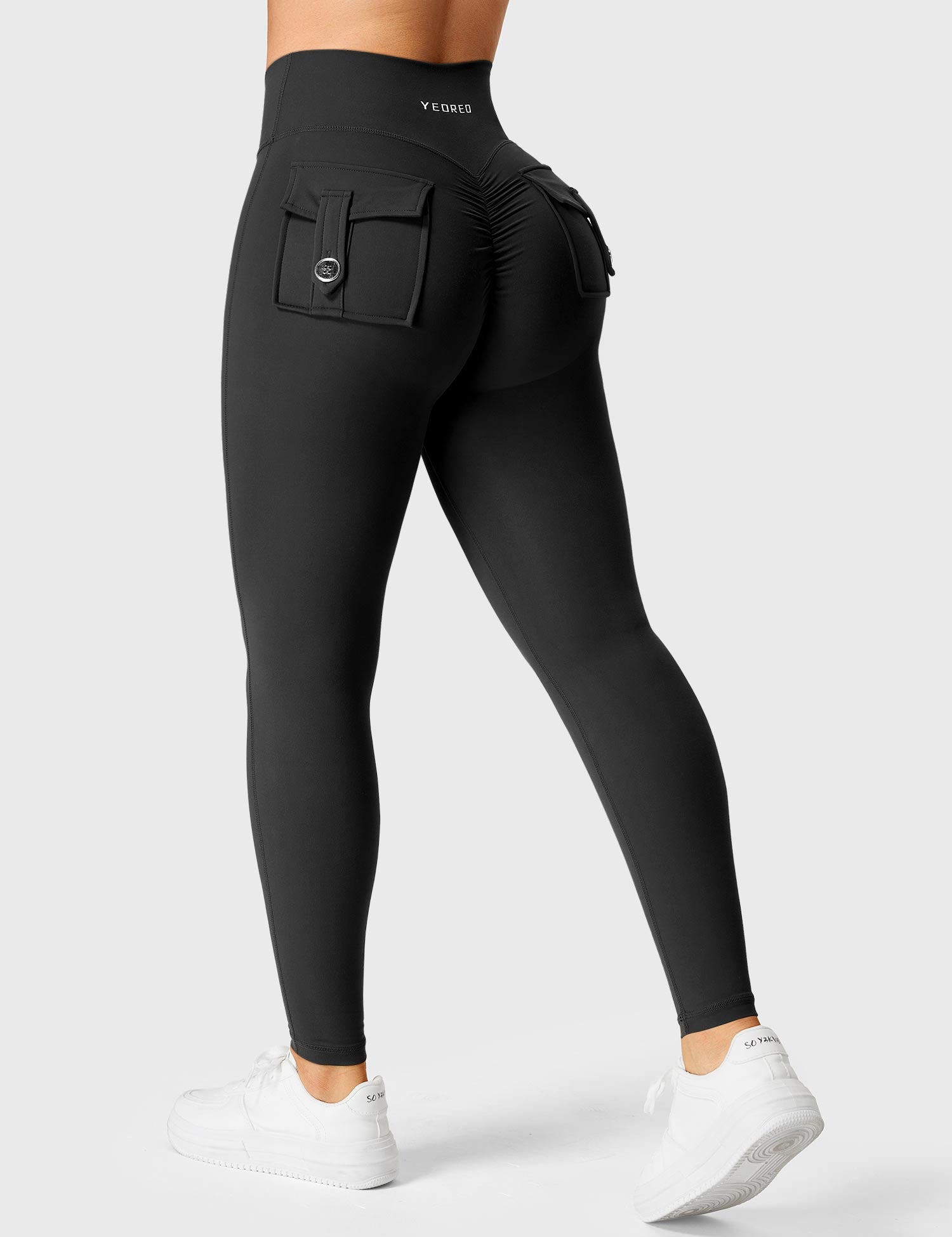 Yeoreo V-waistband Charm Leggings