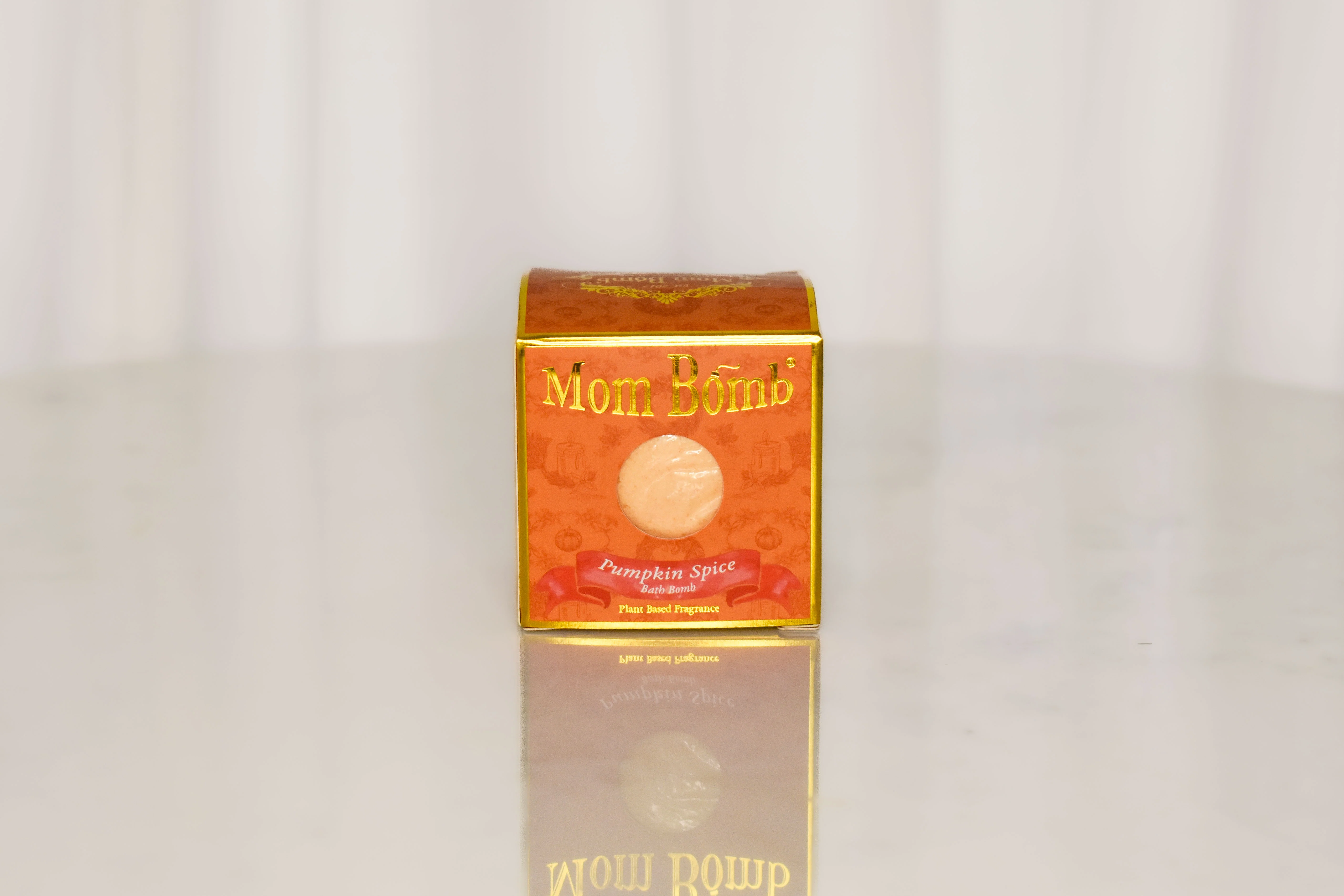 Elevate Your Autumn Ritual with Mom Bomb's Pumpkin Spice Bath Bomb: A Cozy Spa Experience at Home 🍂🛁