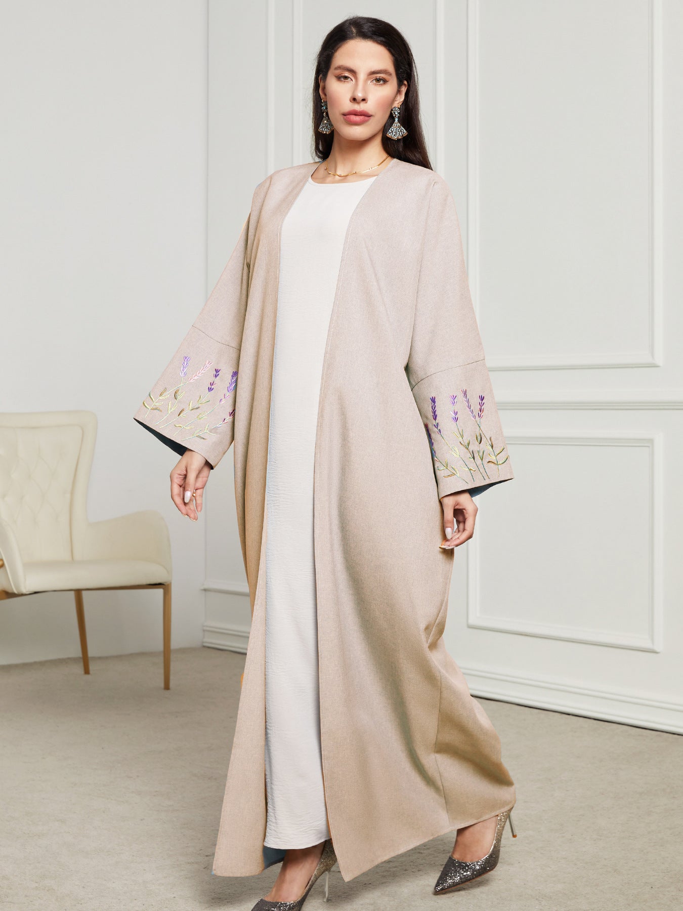 Embroidere Elegan Batwin Sleev Abaya