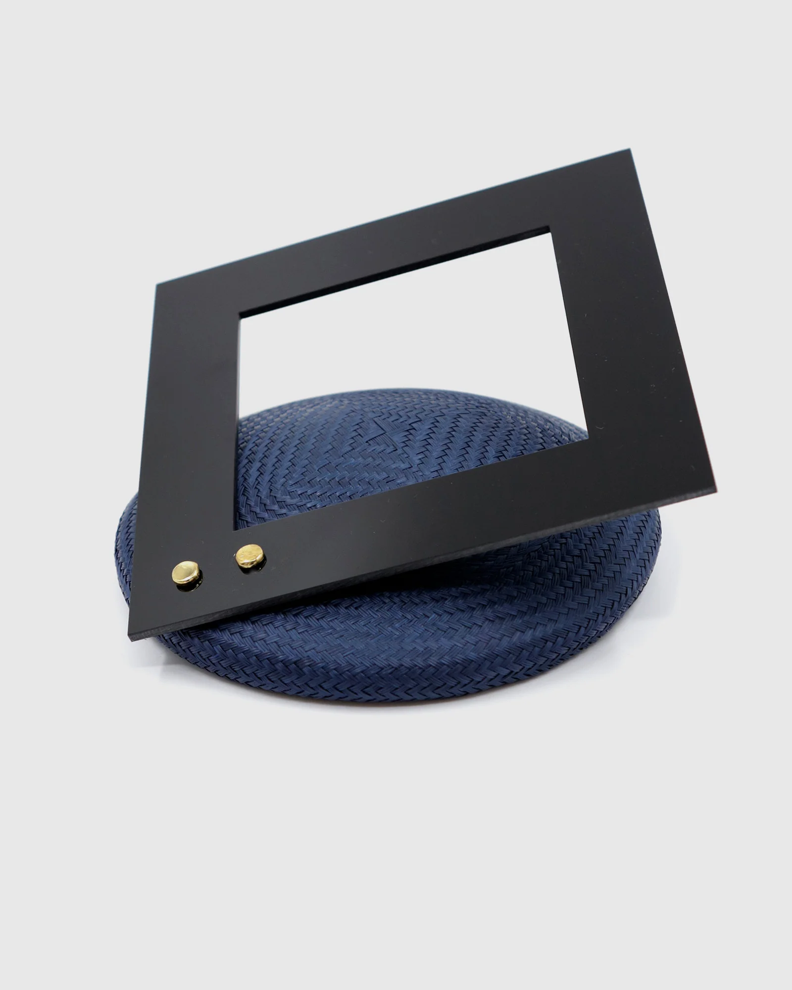 MOD SQUARE (navy w- black)