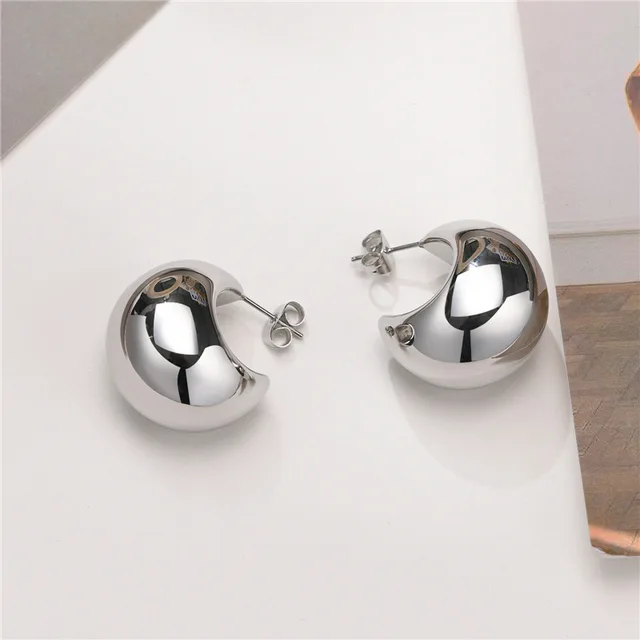 Sleek Silver Crescent Stud Earrings for Modern Style