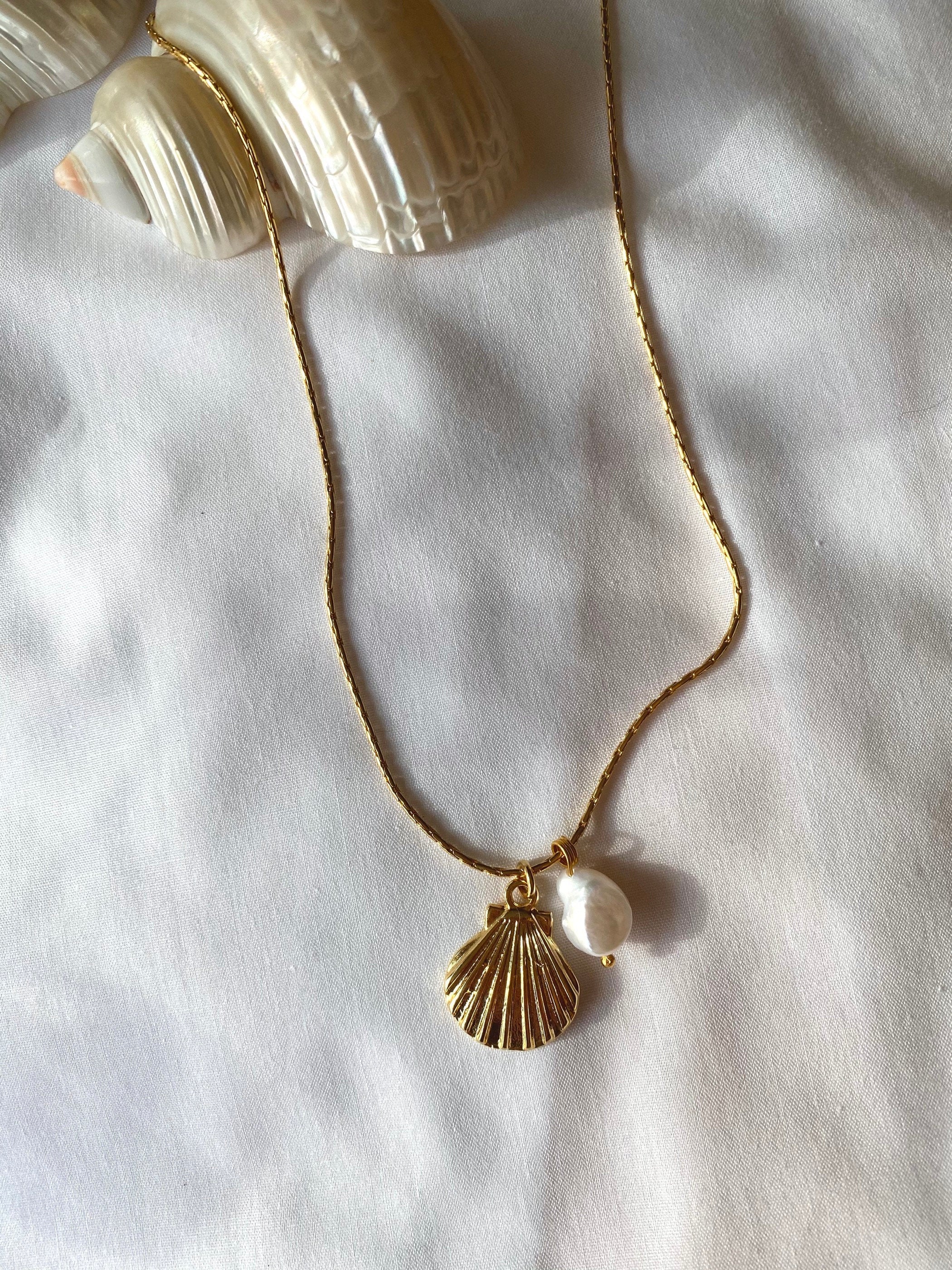 Golden Shelly - Necklace