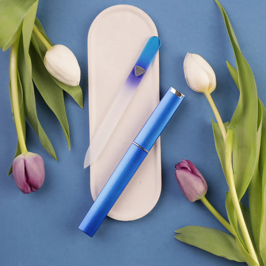 Single Glass Nail File in Aqua/Cobalt with Hard Case