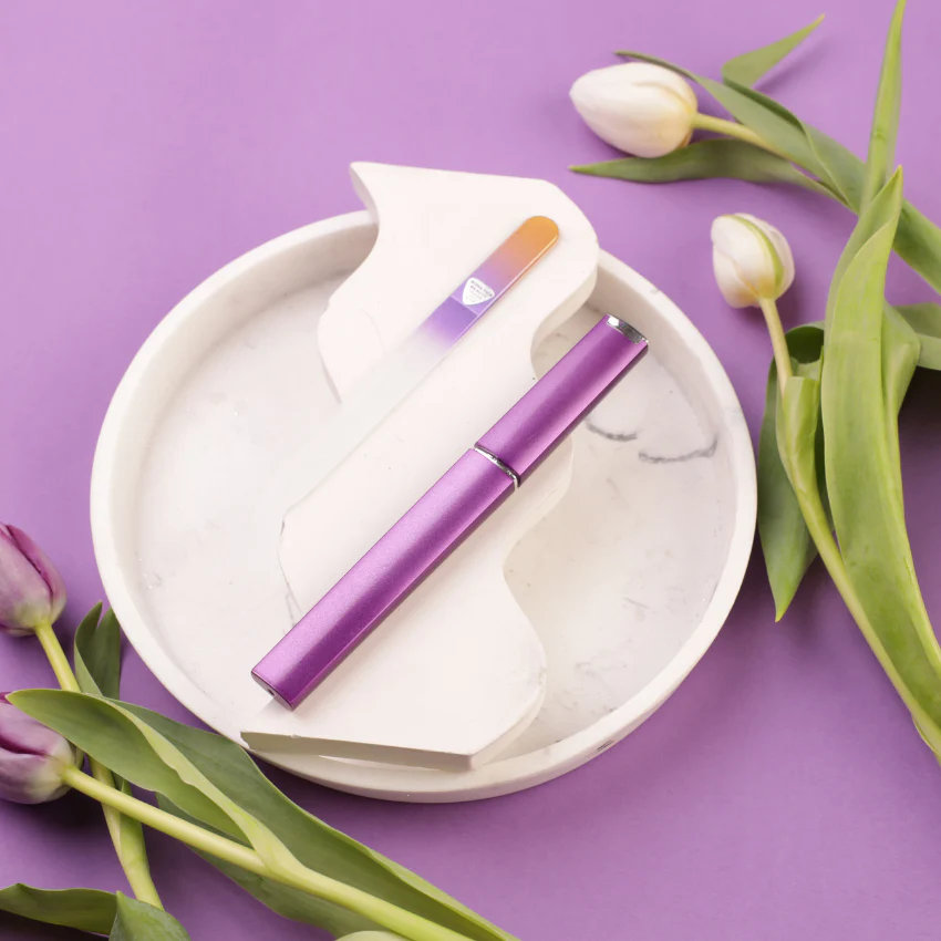 Single Glass Nail File in Gold/Violet with Hard Case