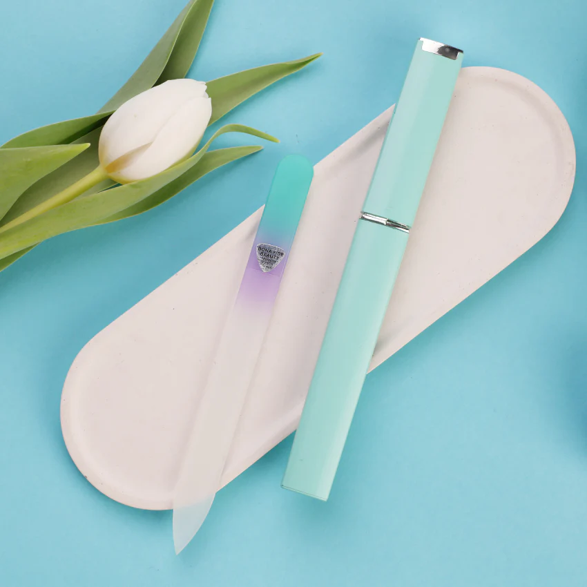 Single Glass Nail File in Aqua/Violet with Hard Case