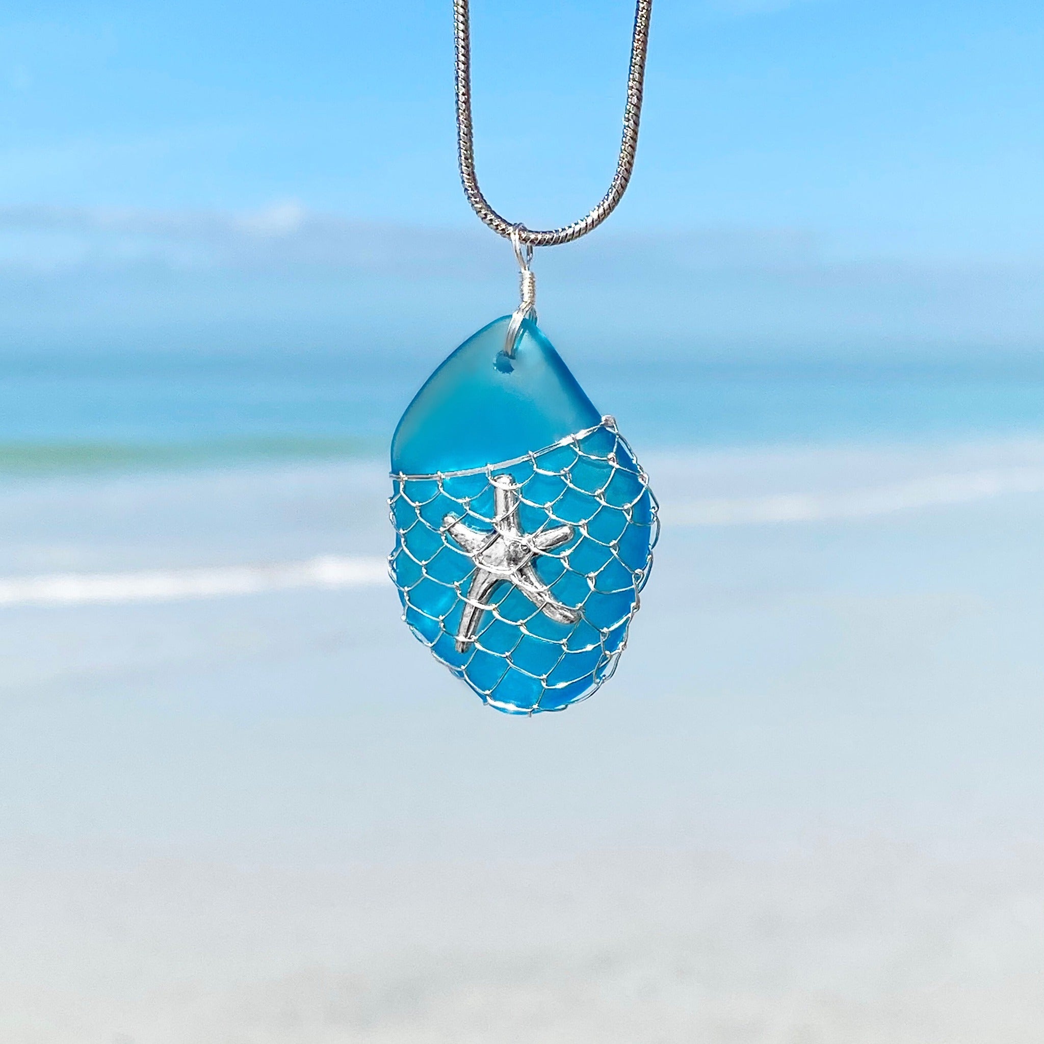 What a Catch Necklace - Ocean Blue