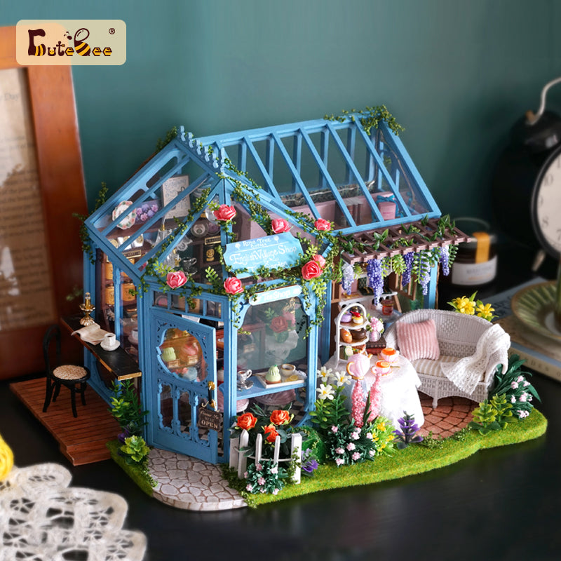 CUTEBEE 1: 24 DIY Dollhouse Kit (Rose Garden Tea House)