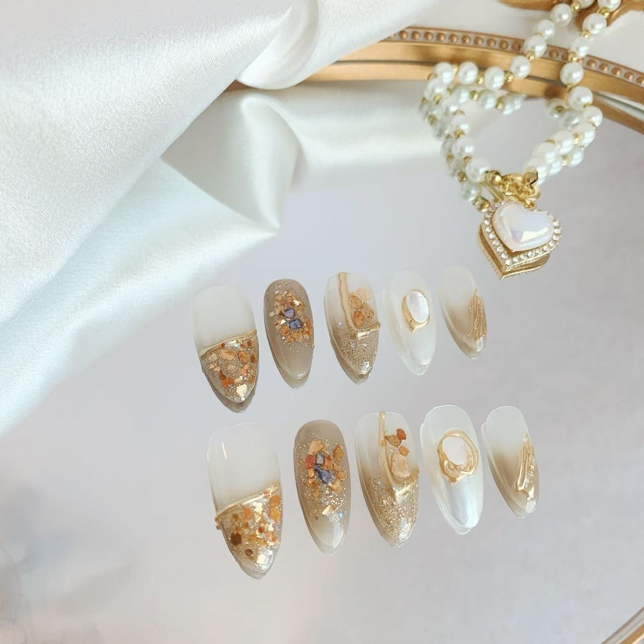 Fingertip gilding Salon Quality 3D relief  light luxury,  comfortable and convenient for daily wear ,10 pieces including tape&nail files nail art