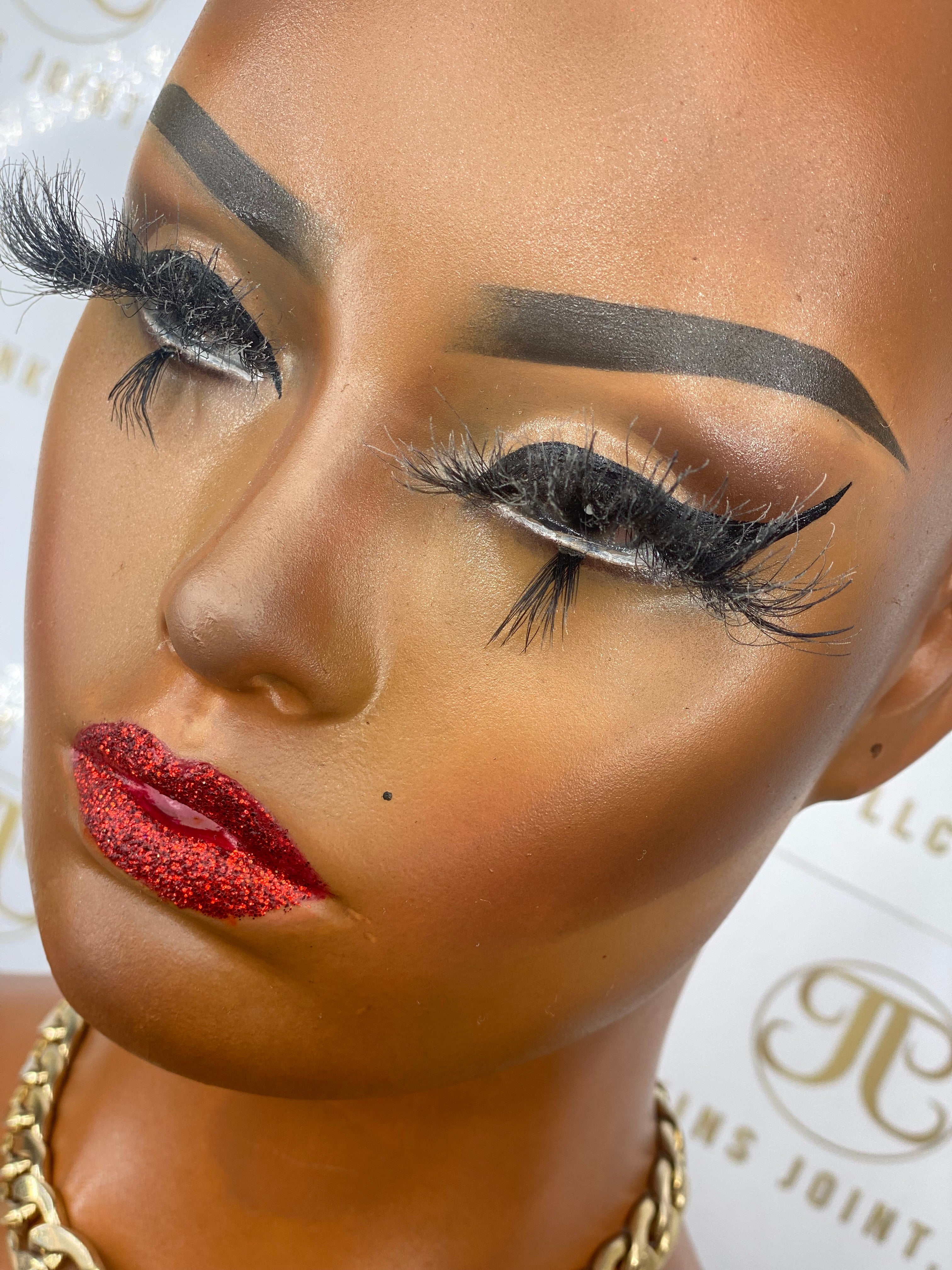 HOLIDAY LIP MANNEQUIN JOINT