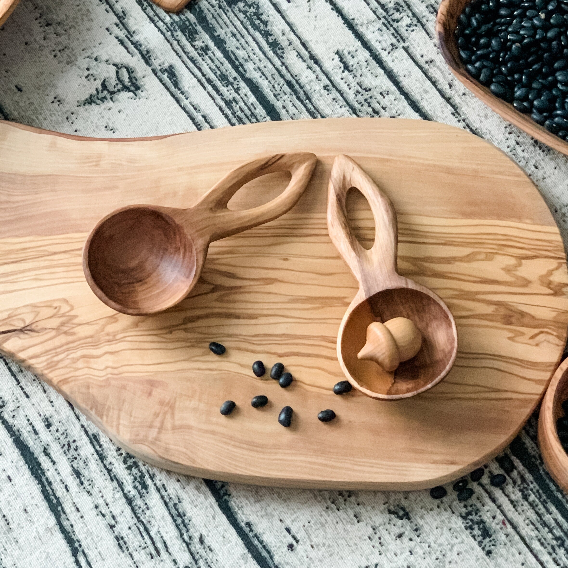 2 Olive Wood Eyelet Handle Scoops