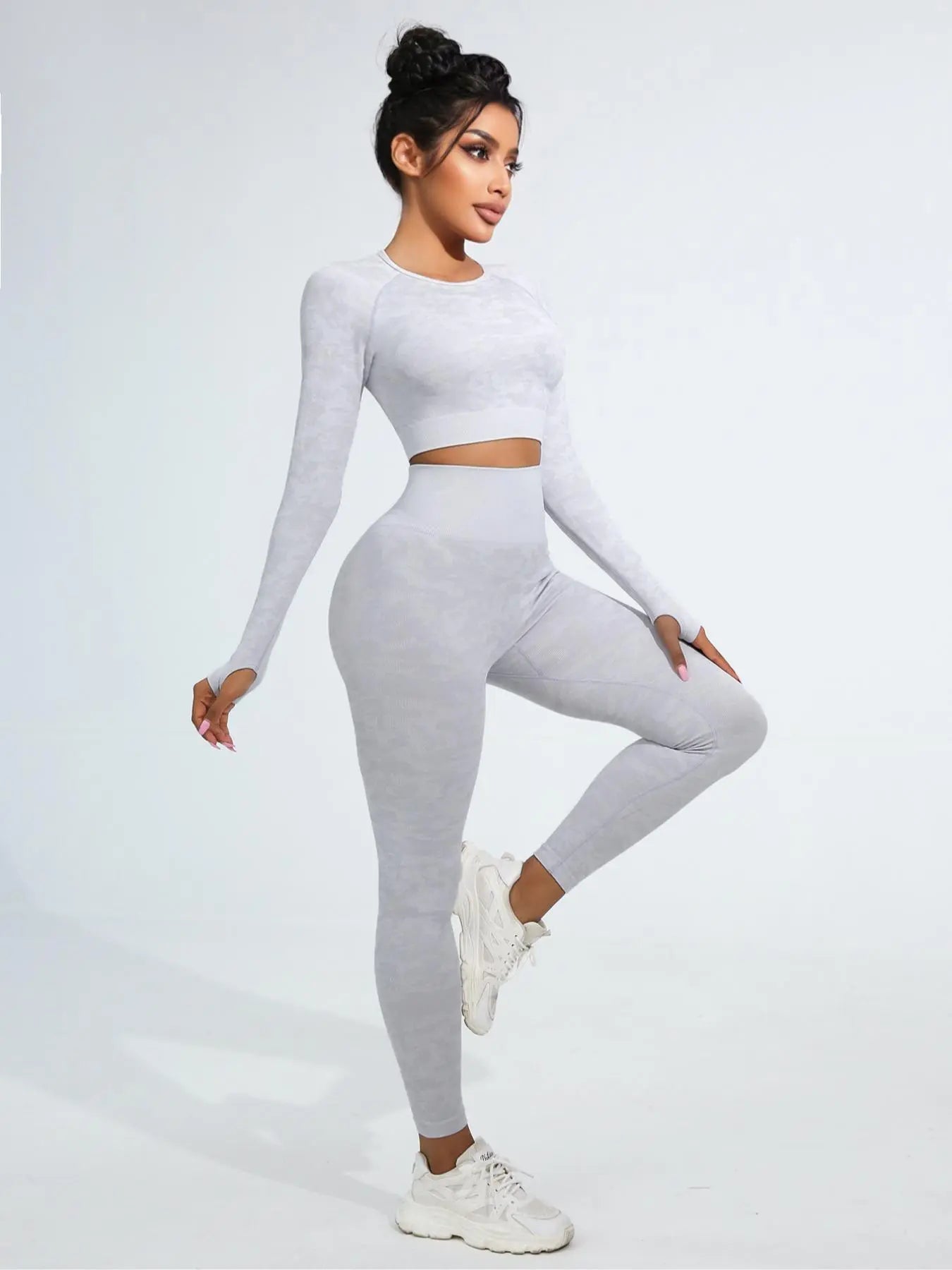 Women's Slim-Fitting Outfit