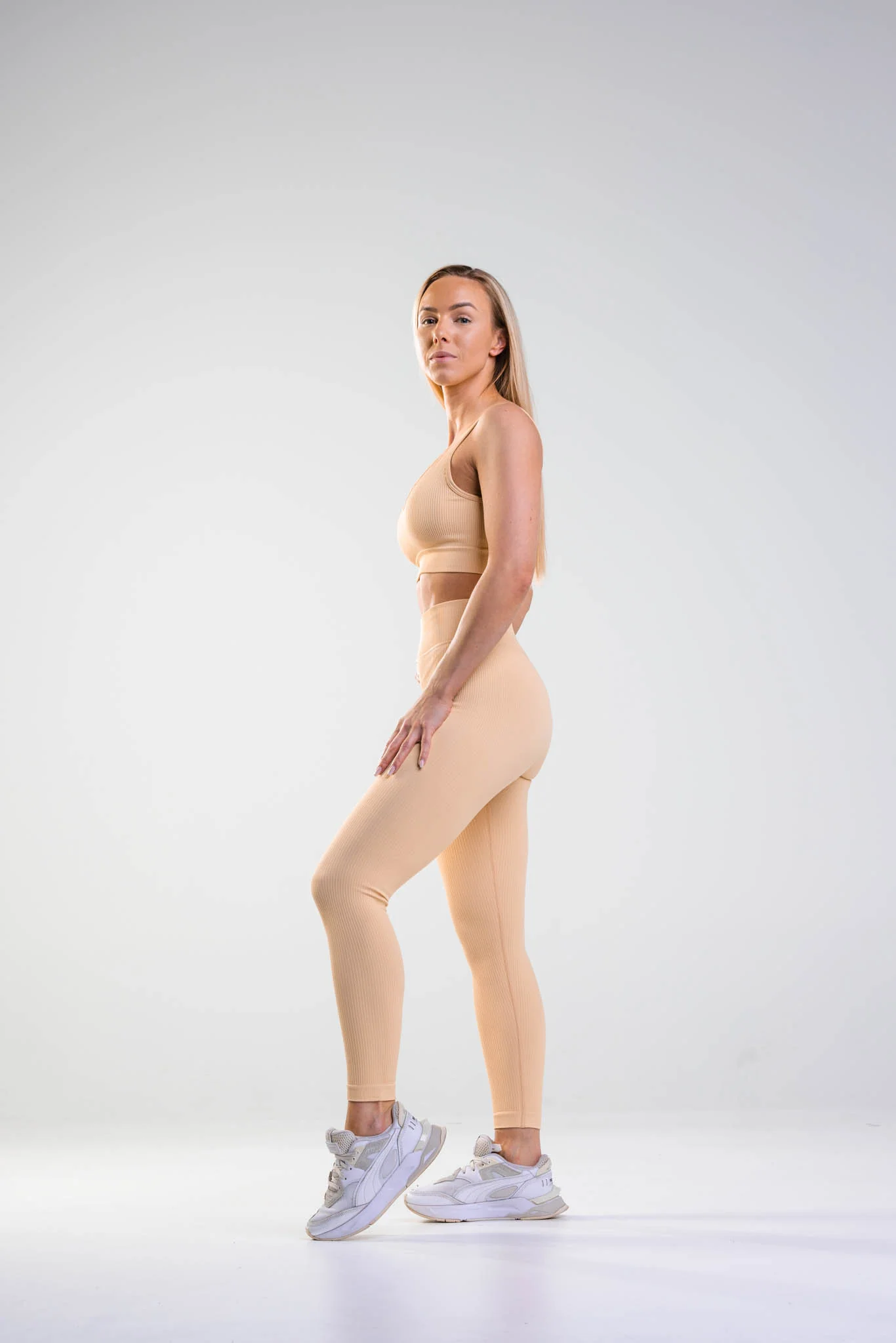 RIBBED SEAMLESS TIGHTS | BEIGE