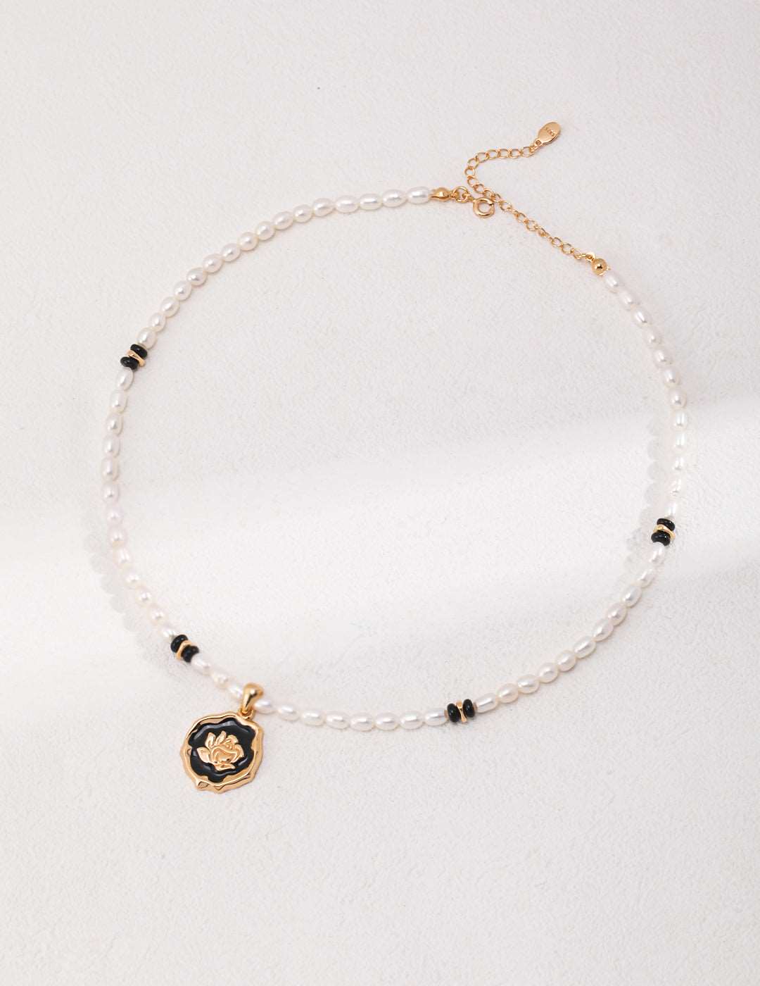 【Elegant Enchantment】Natural pearl and agate embellished sterling silver necklace