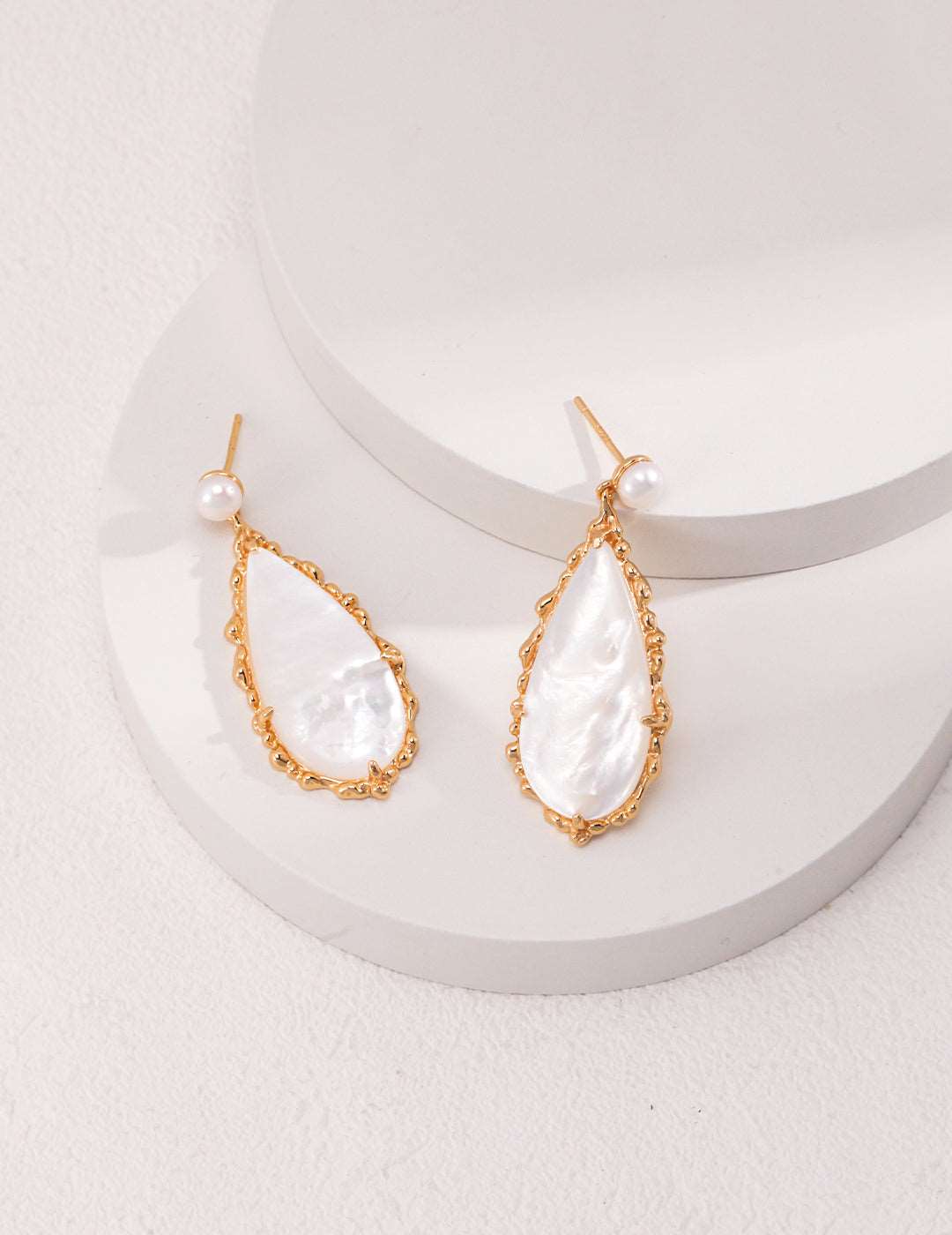 【Tears of the Deep Sea】18K Gold Pearl Shell Earrings