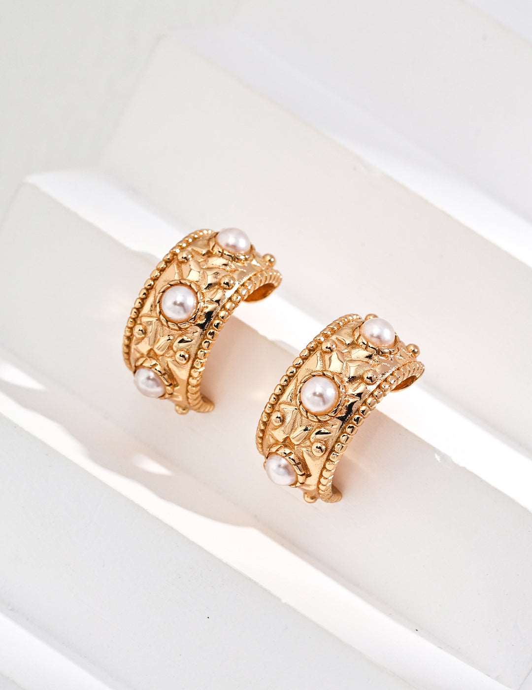 【Timeless Opulence】18K Gold and Silver Vintage Pearl Earrings