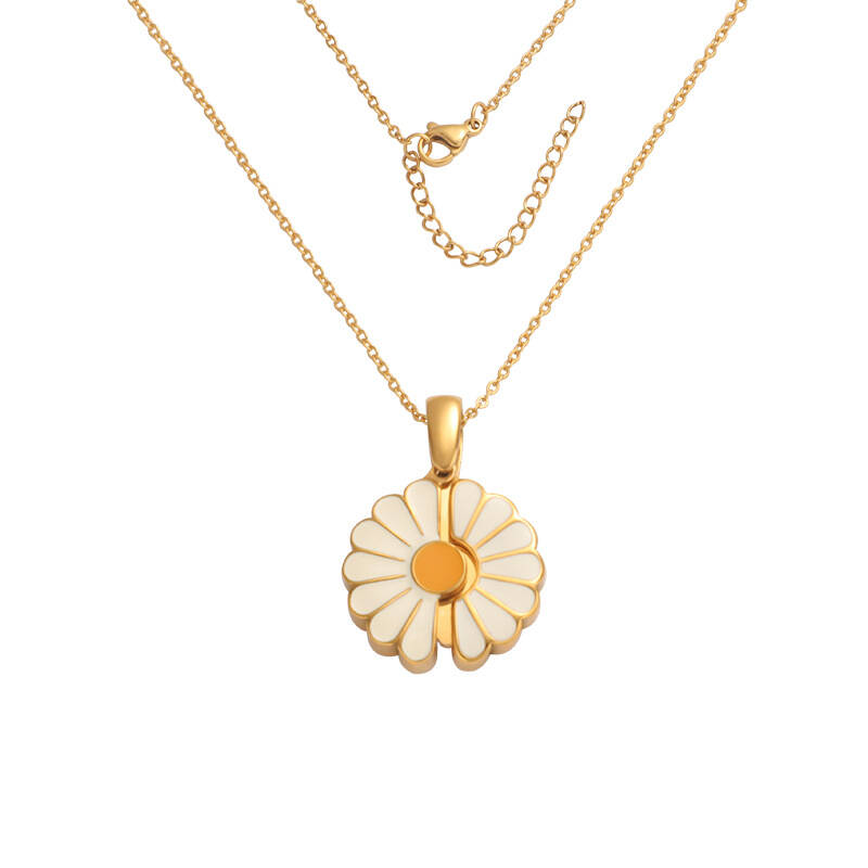 Custom Pet Face Small Daisy Necklace™