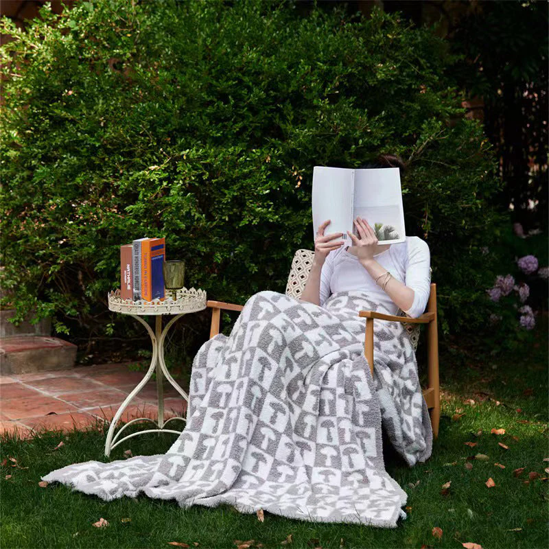 Mushroom Throw Blanket (Grey)