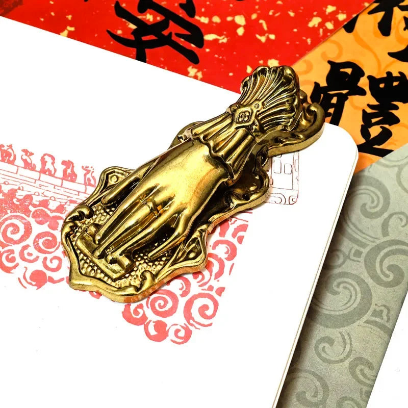 Gold Color Vintage Notebook Clip Hand Shaped Book Clip Metal Gilded Hand Sleeve Book Decoration Storage Clip