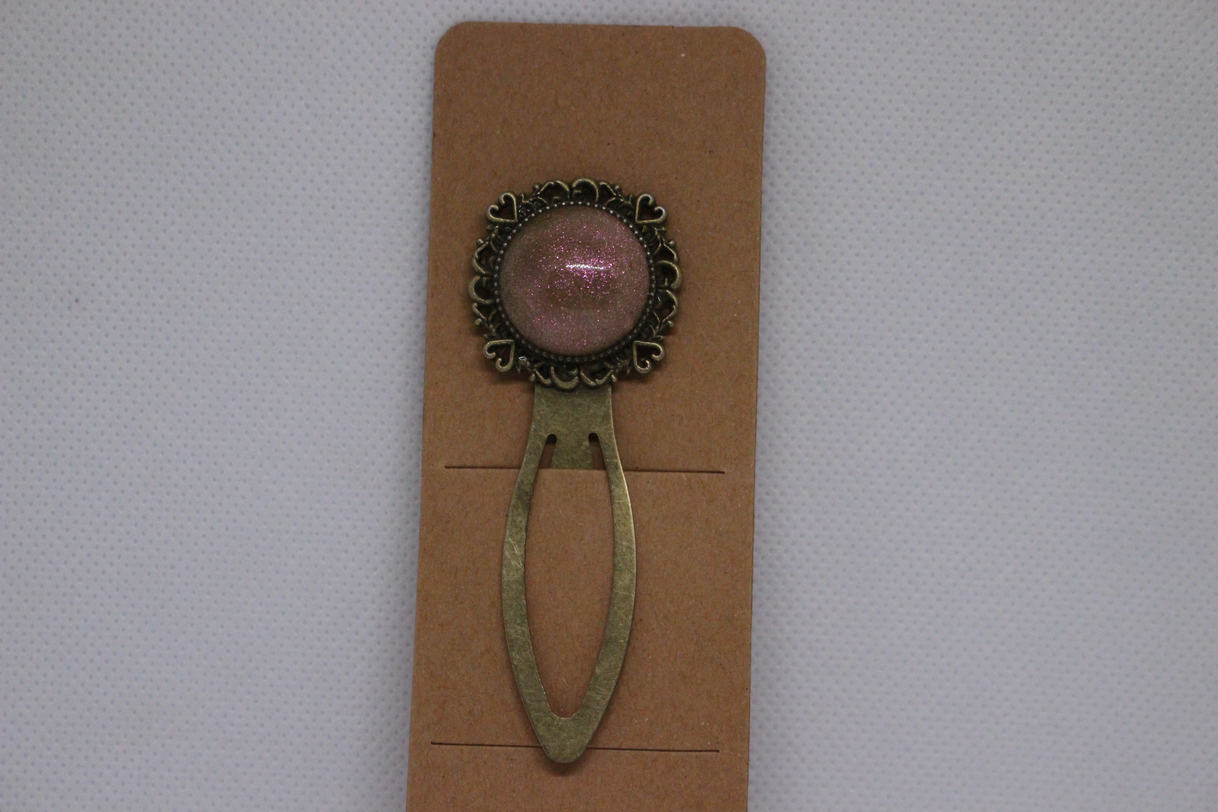 Resin / metal Bookmark (2239)