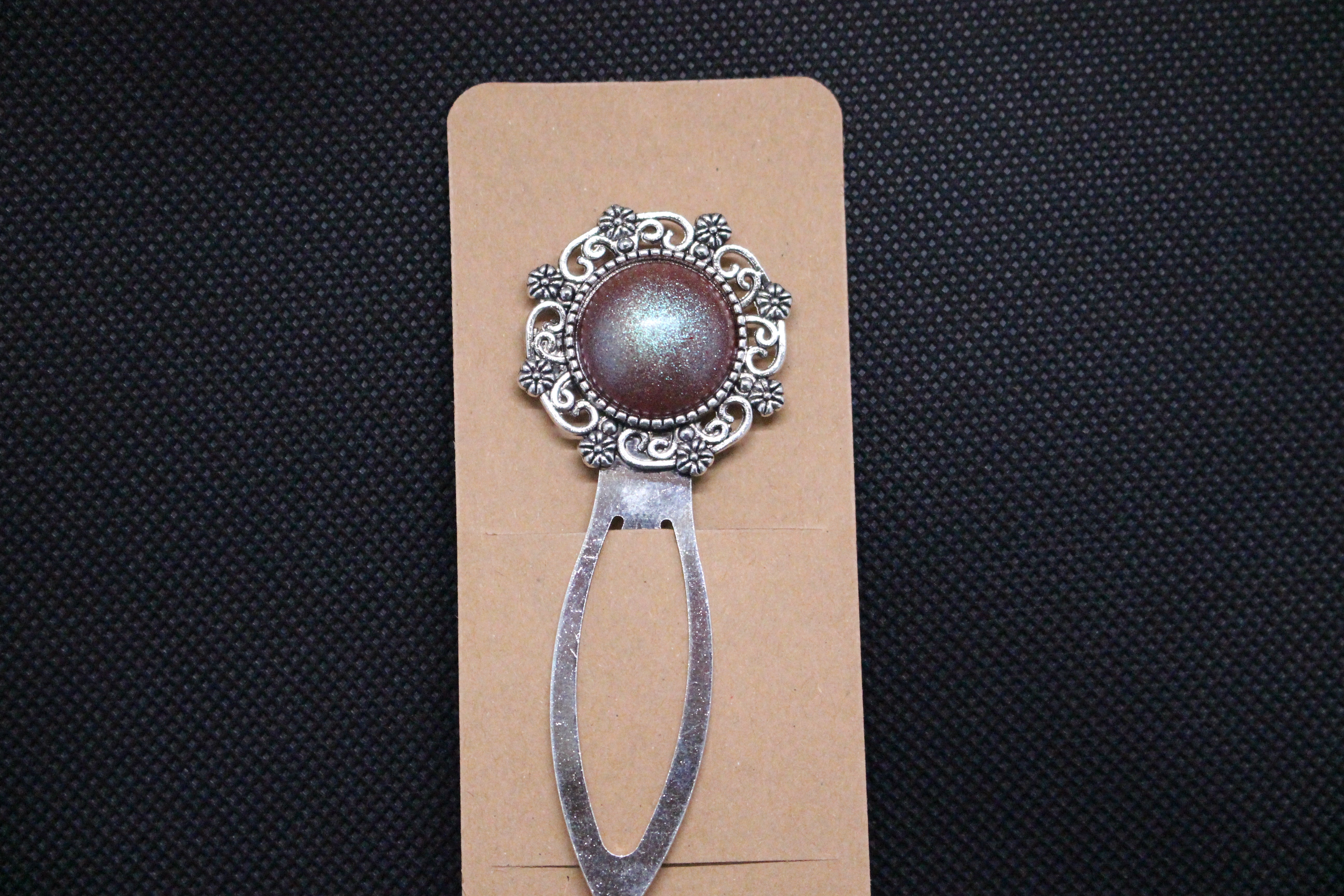 Resin / metal Bookmark (2781)