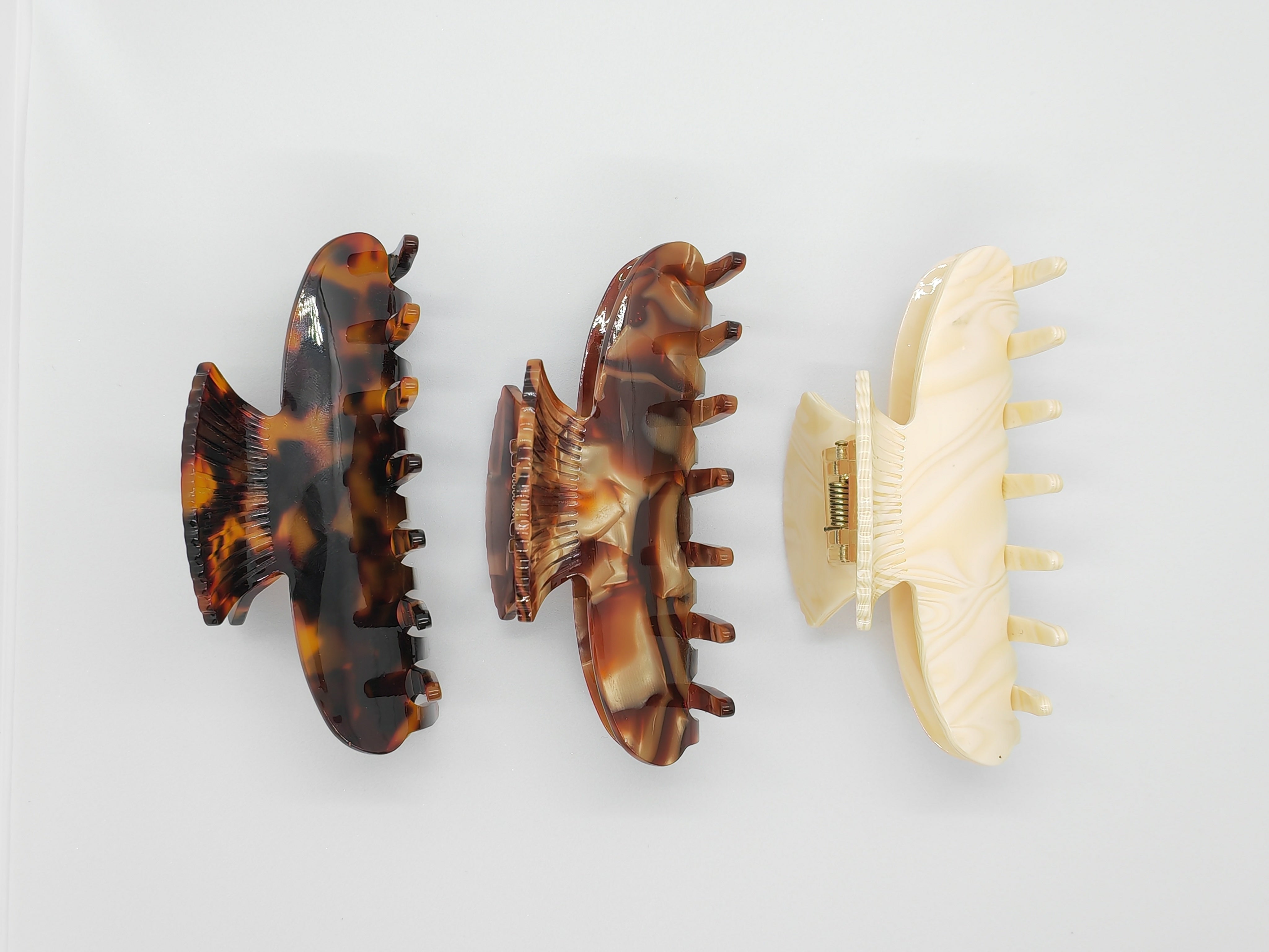 Shell Pattern Hair Claw