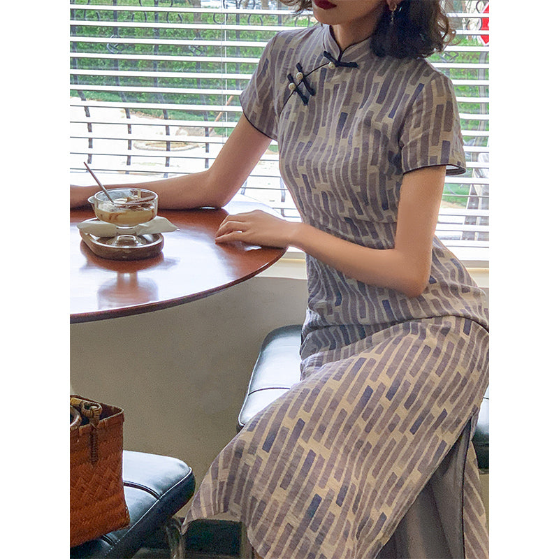 Blue cheongsam/Qipao improved for young girls with striped design. New daily wearable dress for spring/summer 2024