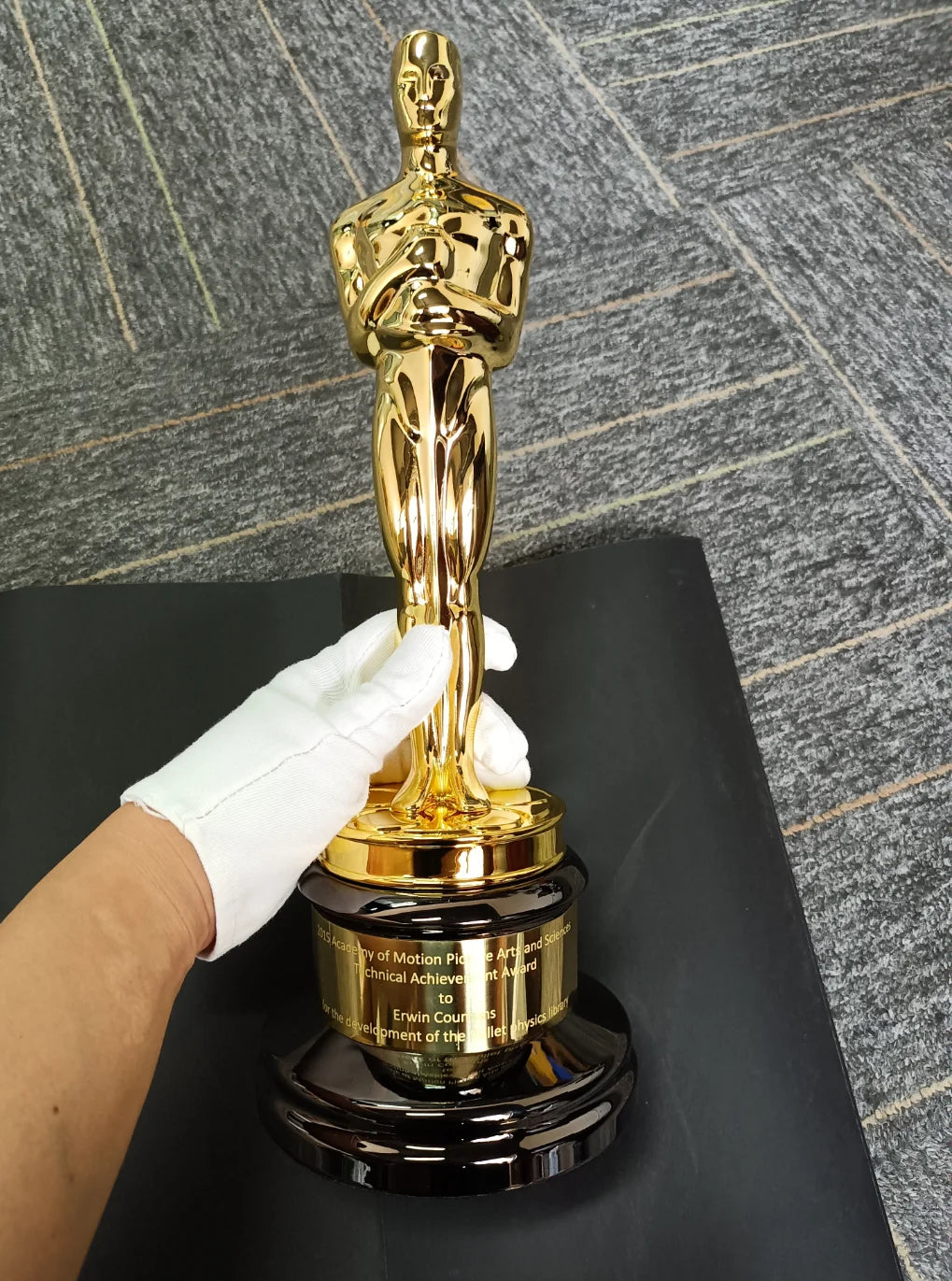 Full Size Zinc Alloy Oscar Trophy Awards 13.5inches 1:1 Real Oscar Metal Trophies Oscar Academy Awards Souvenir with Engraving