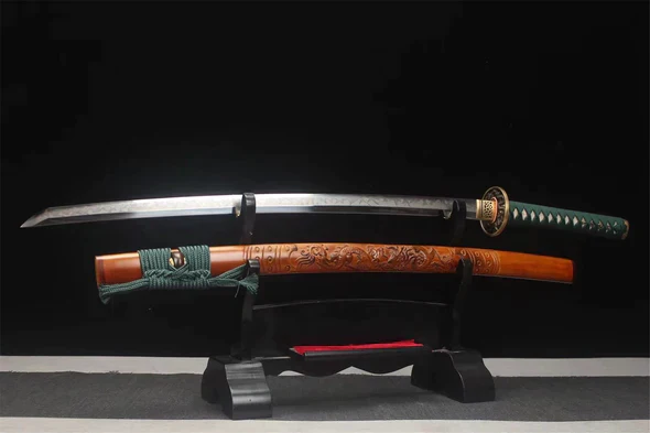 Katana drago intagliata