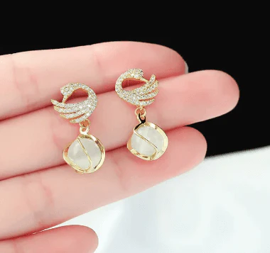 Pearl Drop Swan Earrings