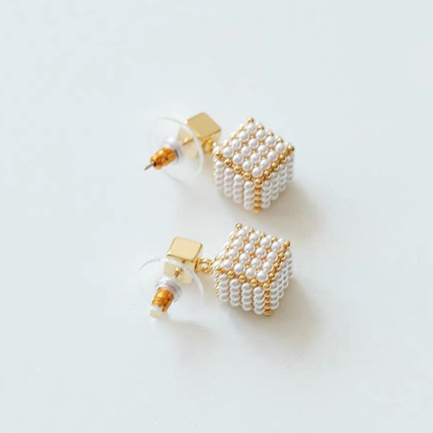 Pearl cube earrings
