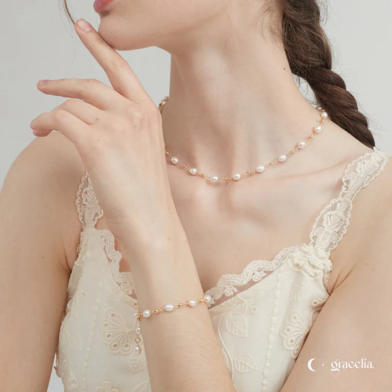 Florence Dainty Pearl Necklace