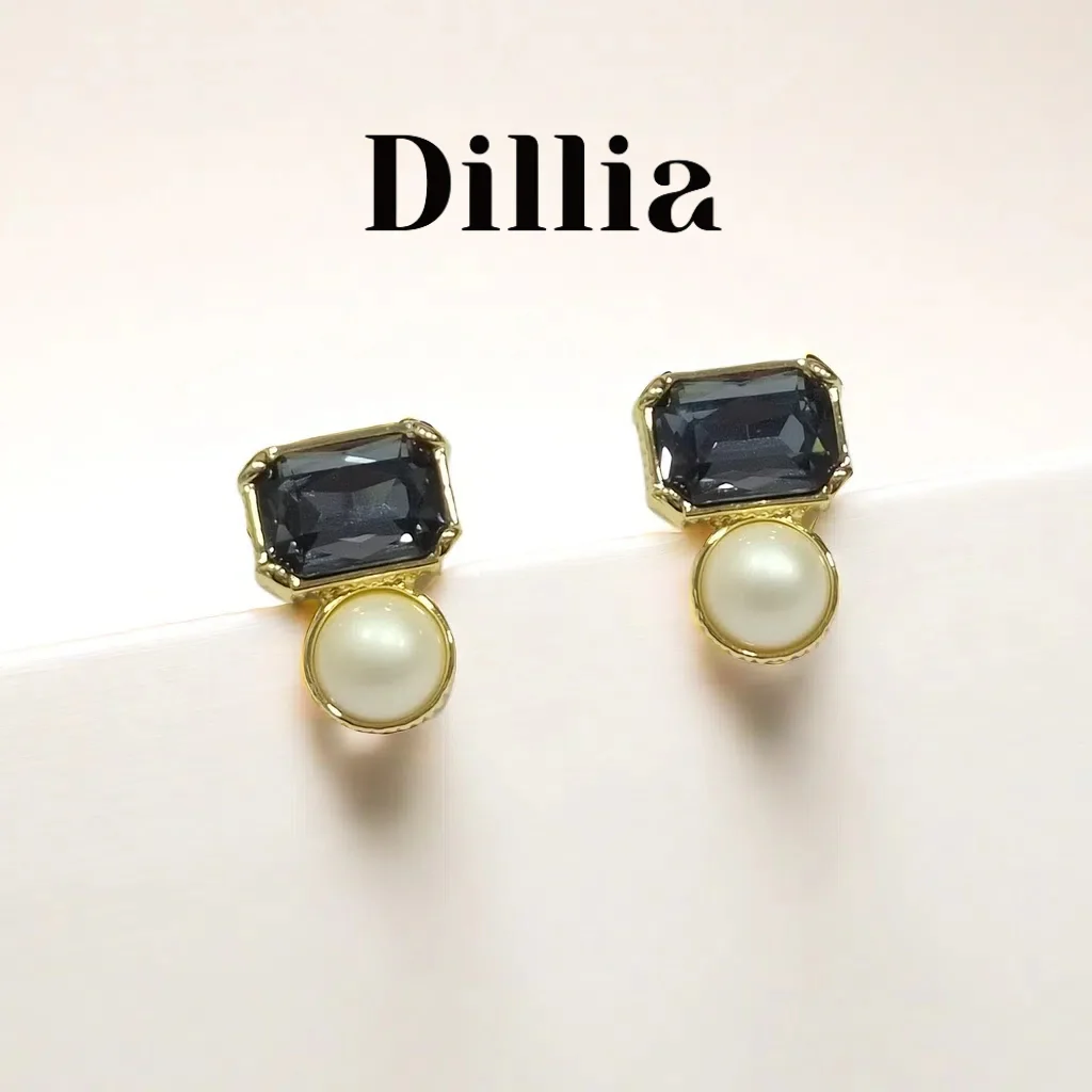 Elegant Contrasting Gemstone and Pearl Earrings