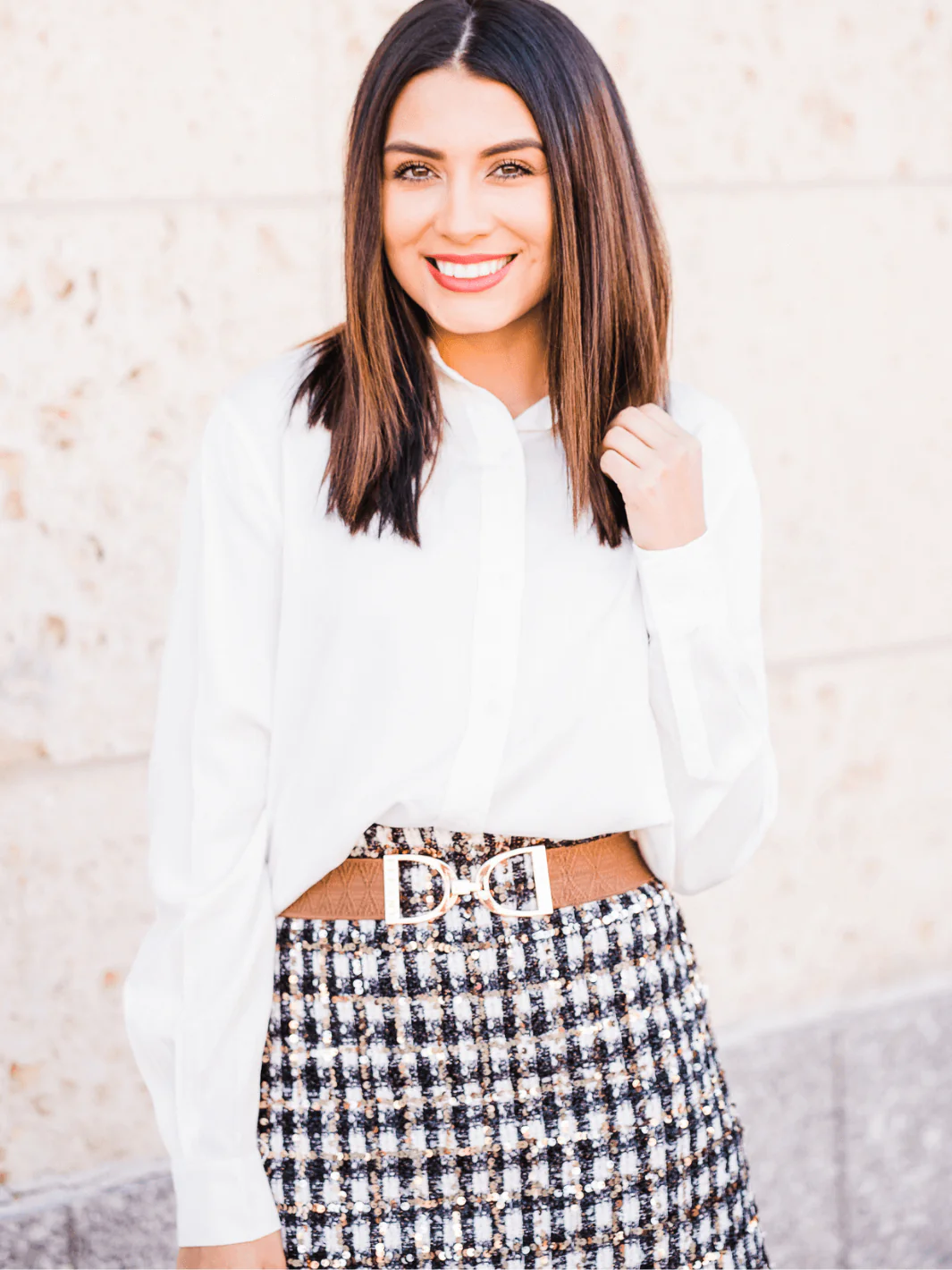 Clean and Comfortable White Oversized Blouse