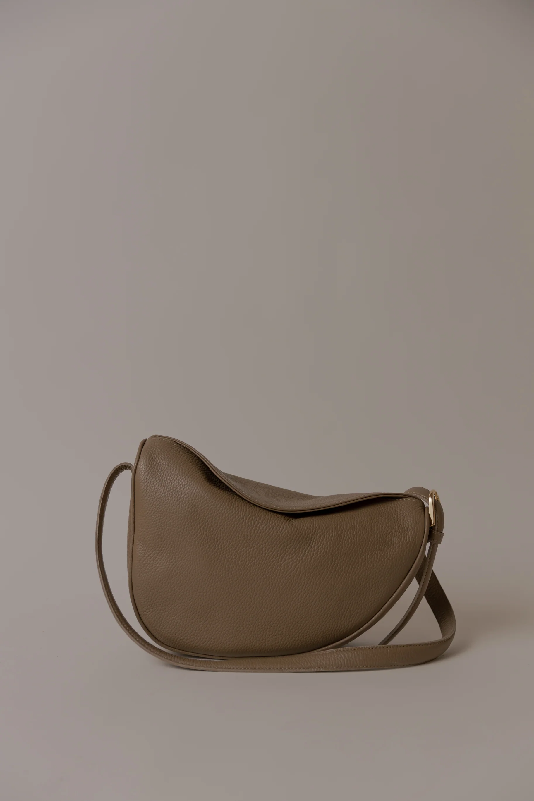 Halfmoon bag Taupe