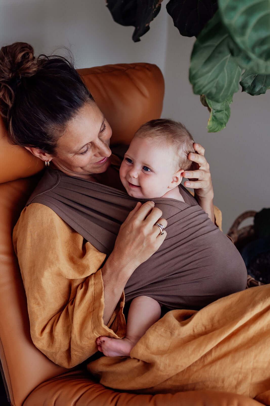 Newborn Carrier in Oak