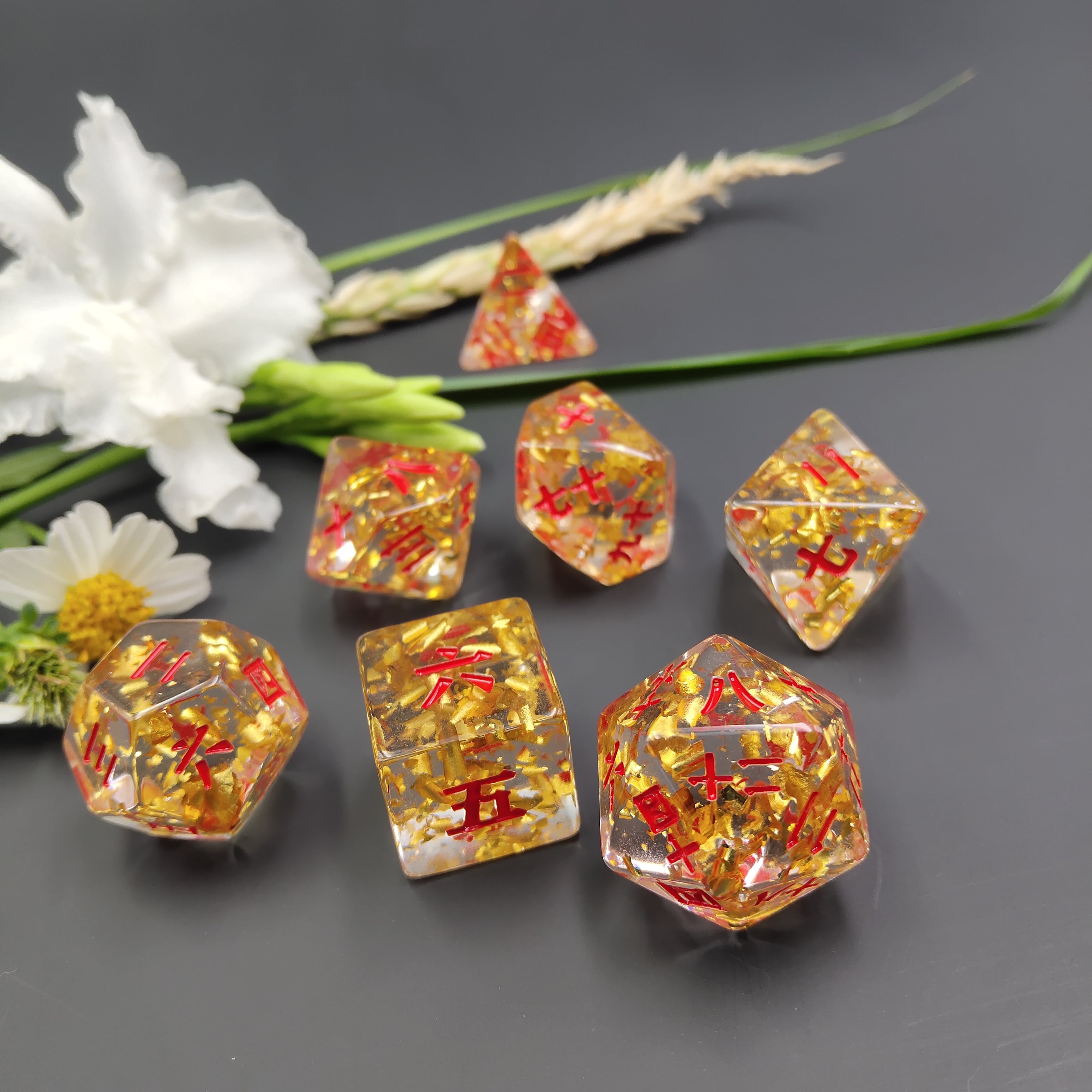 Kanji Gold Foil Resin Dice