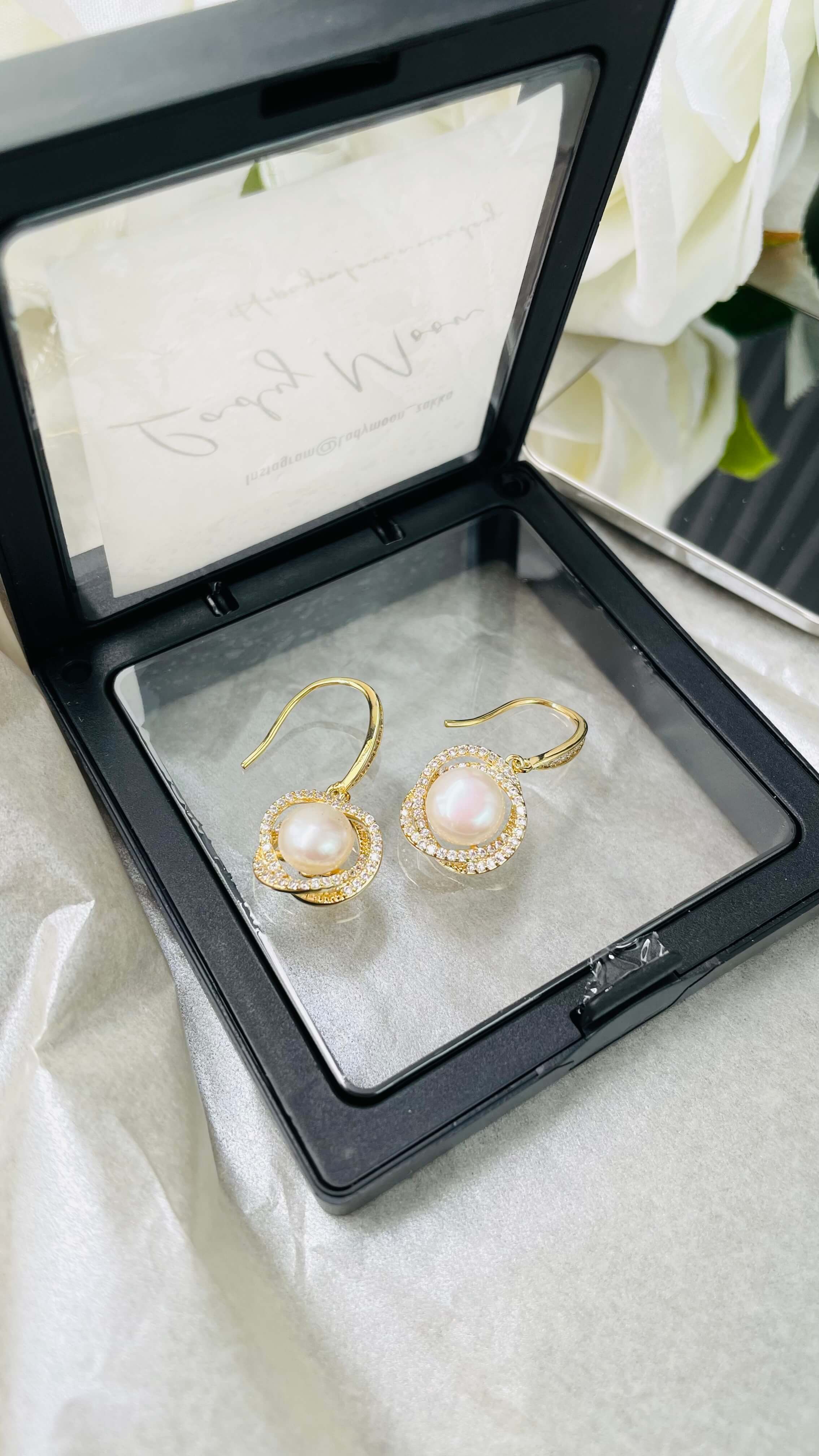 「Lady Moon」Pearl Earring