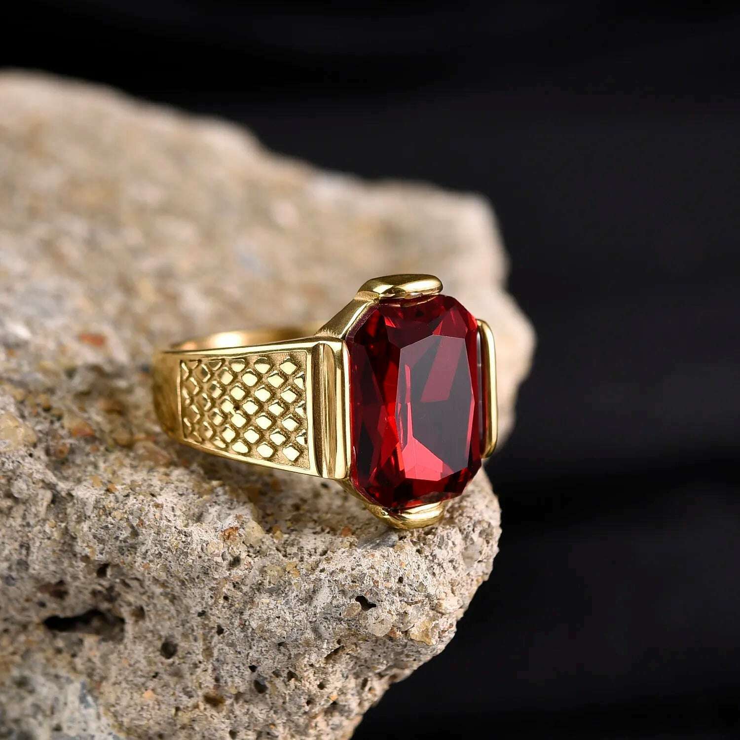 Men's High Quality Vintage Stainless Steel Gemstone Styles 18K Gold Plated Ring Jewelry Professional Factory Made