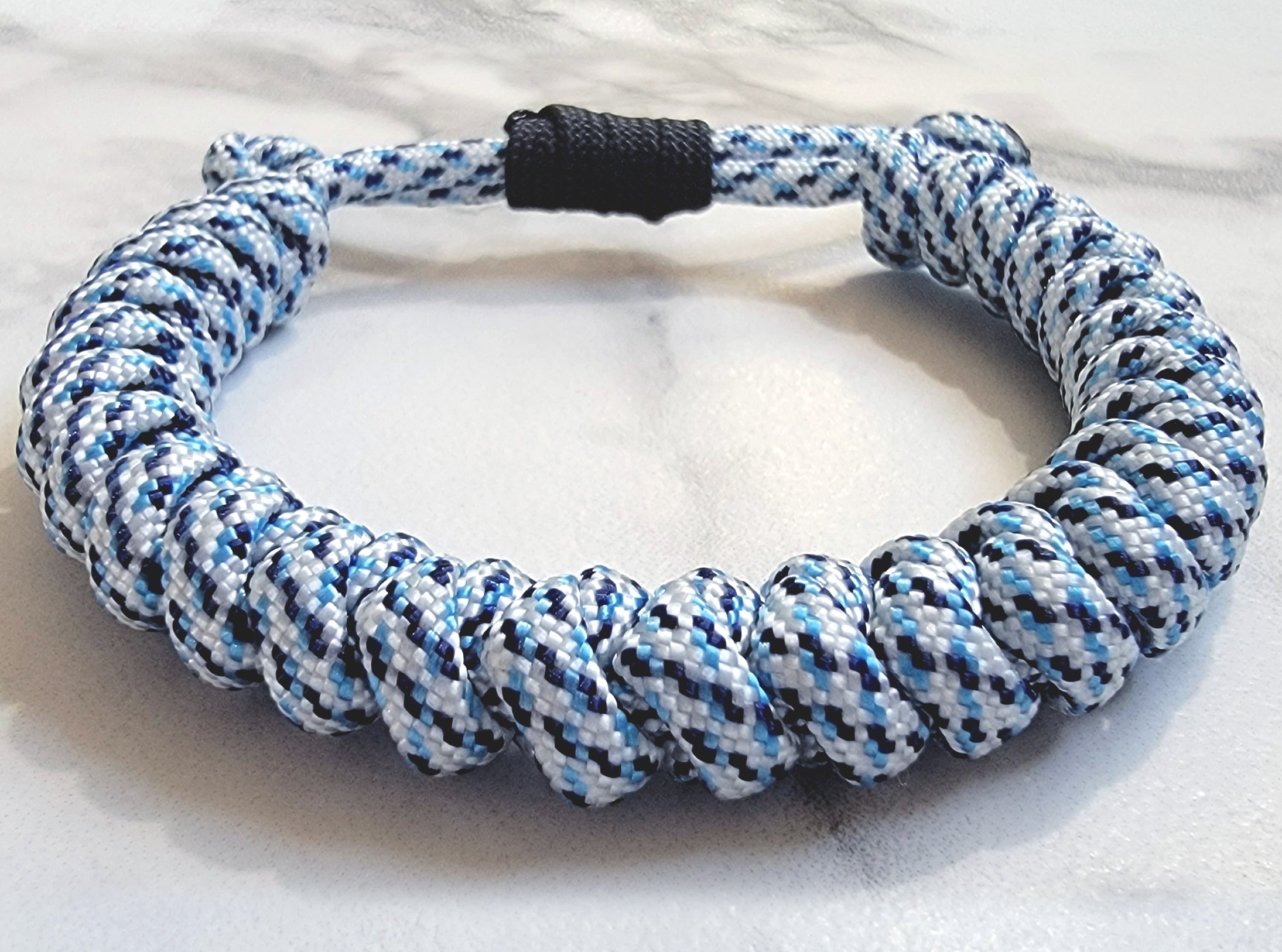 The Arctic | Paracord Bracelet