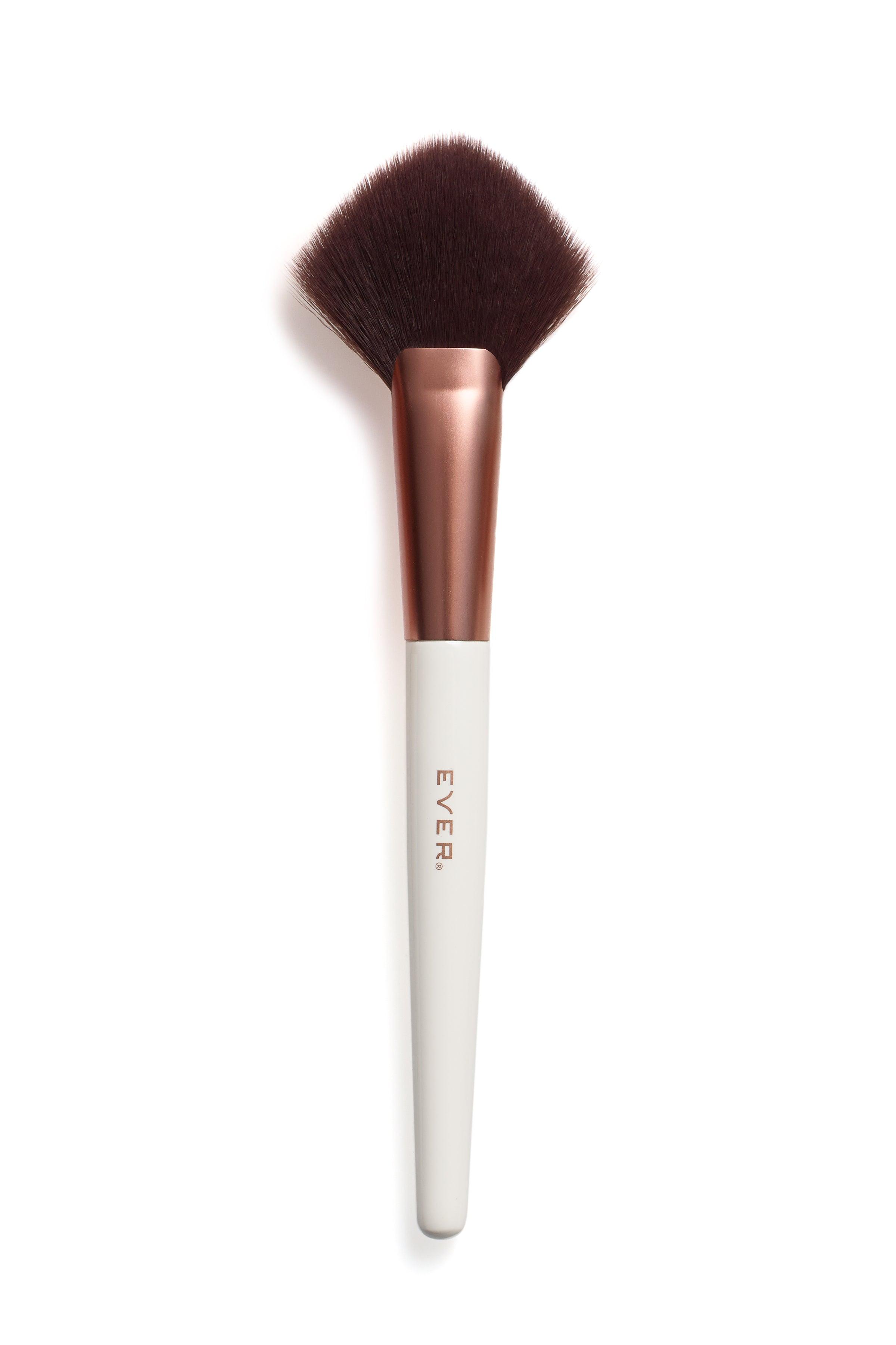 CHEEK 1 BRUSH Bronzer Brush