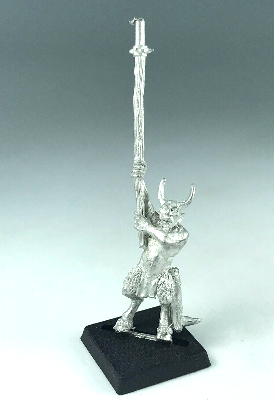 Classic Metal Ungor Command Standard Bearer Beastmen - Warhammer Fanta