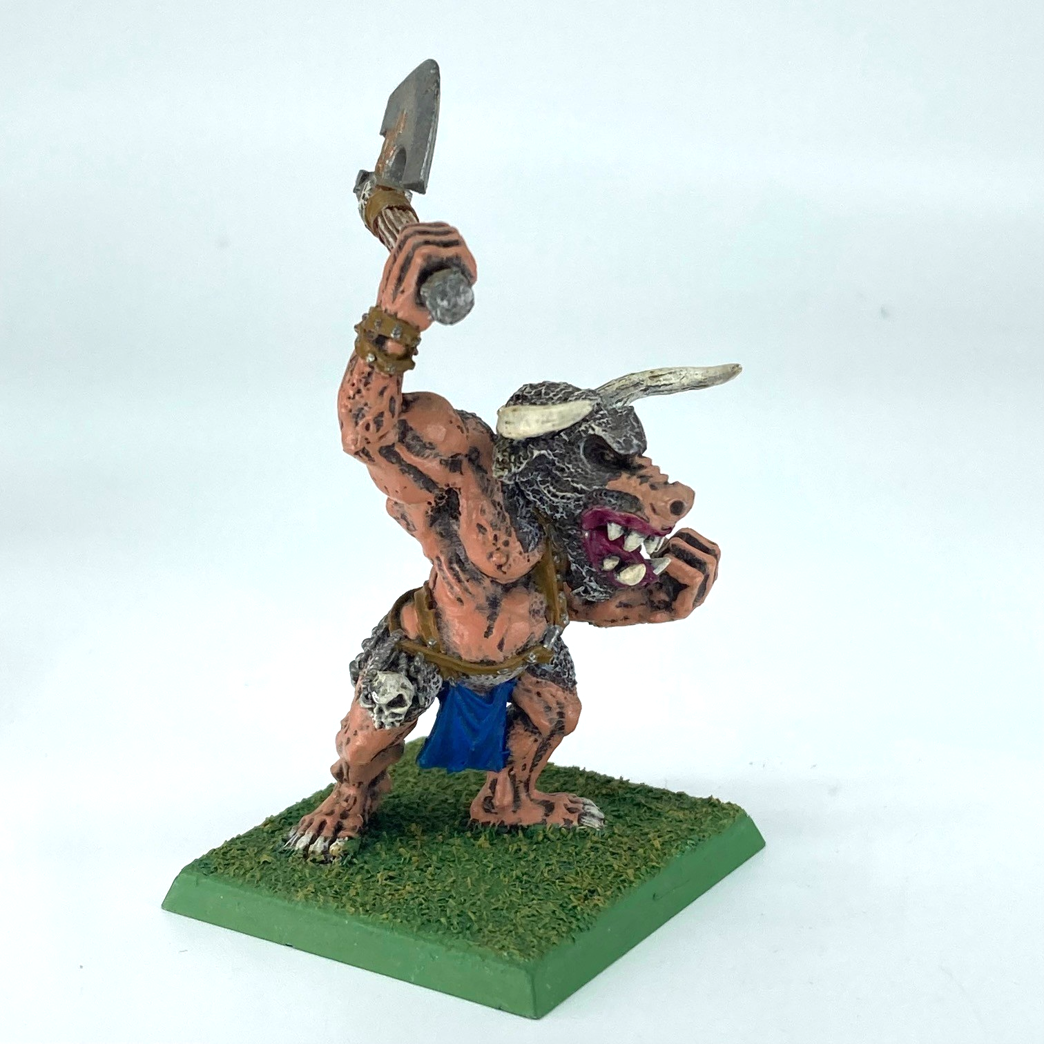 Minotaur Warrior - Beastmen - Painted - Warhammer Fantasy Classic Meta