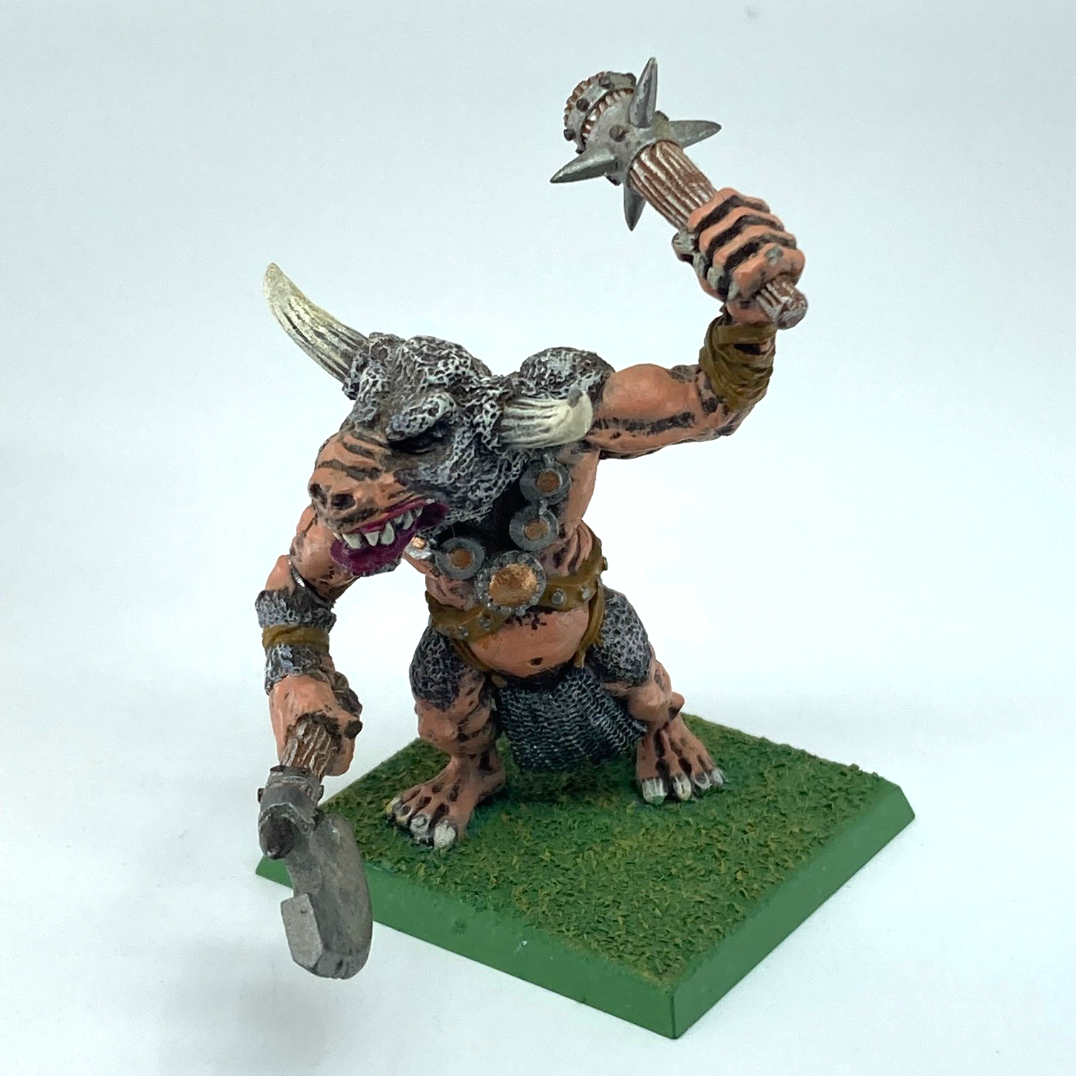 Minotaur Warrior - Beastmen - Painted - Warhammer Fantasy Classic Meta